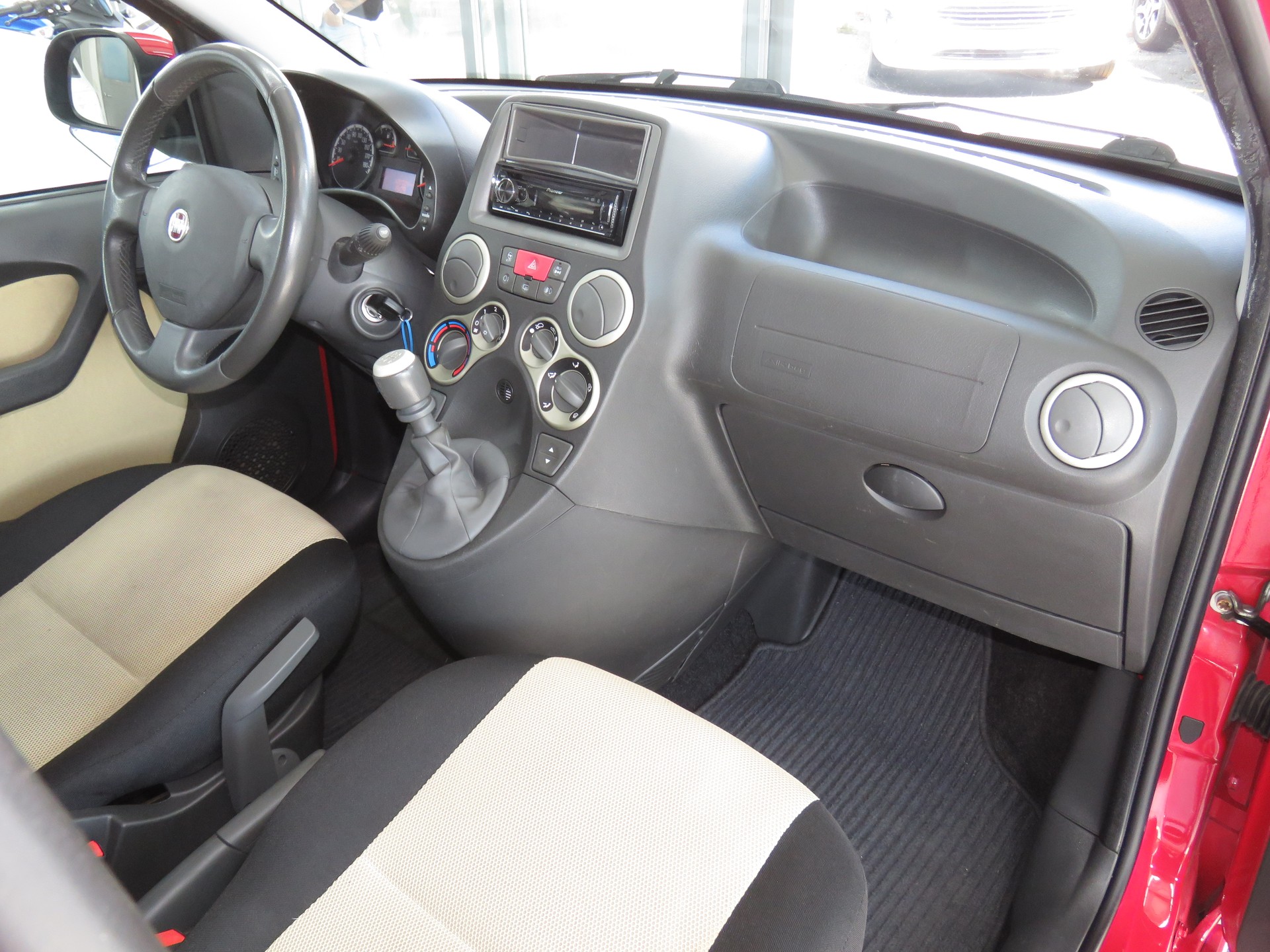 FIAT Panda 1.3 16V JTD Cross 4x4-image-10