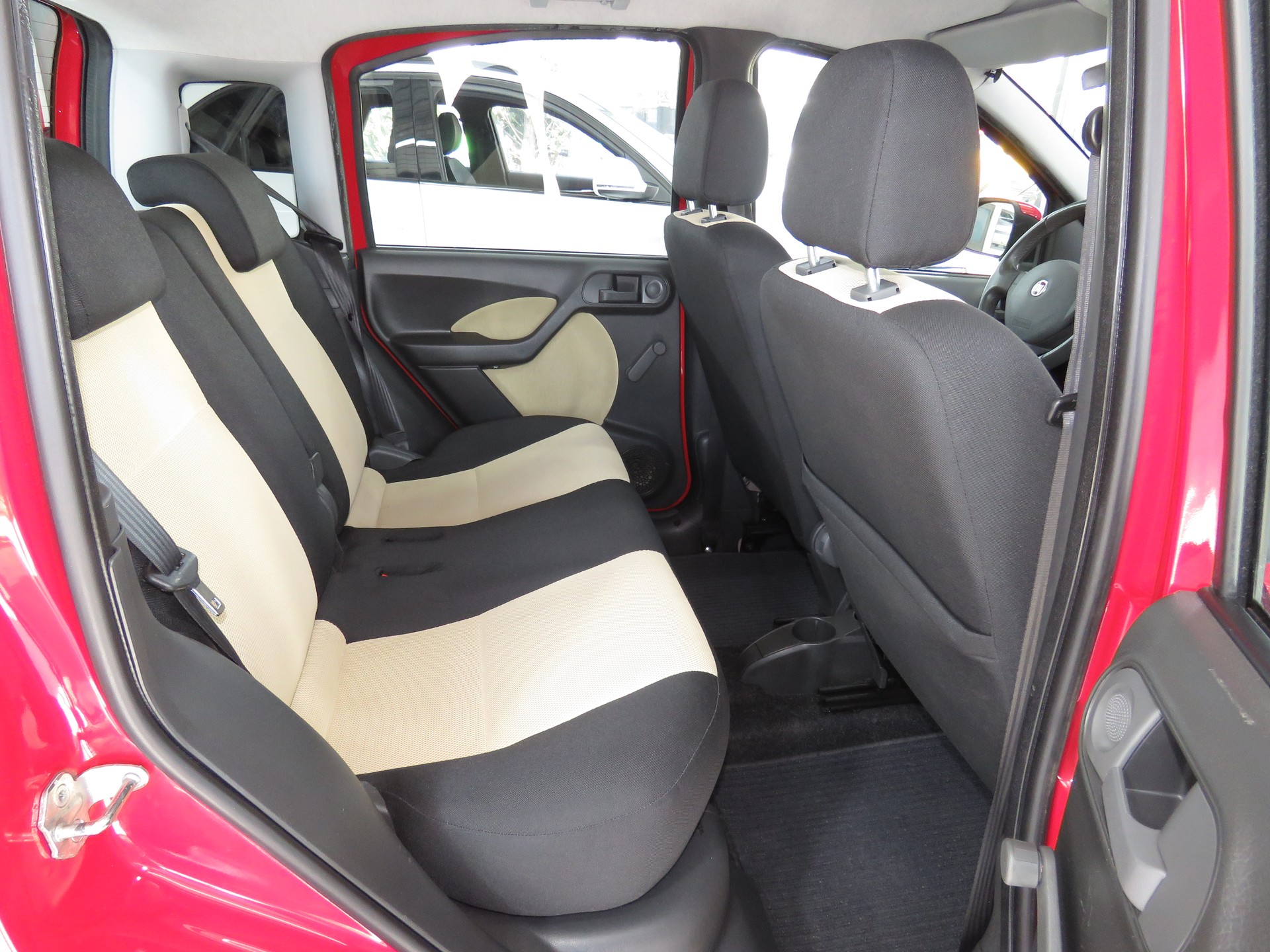 FIAT Panda 1.3 16V JTD Cross 4x4-image-12