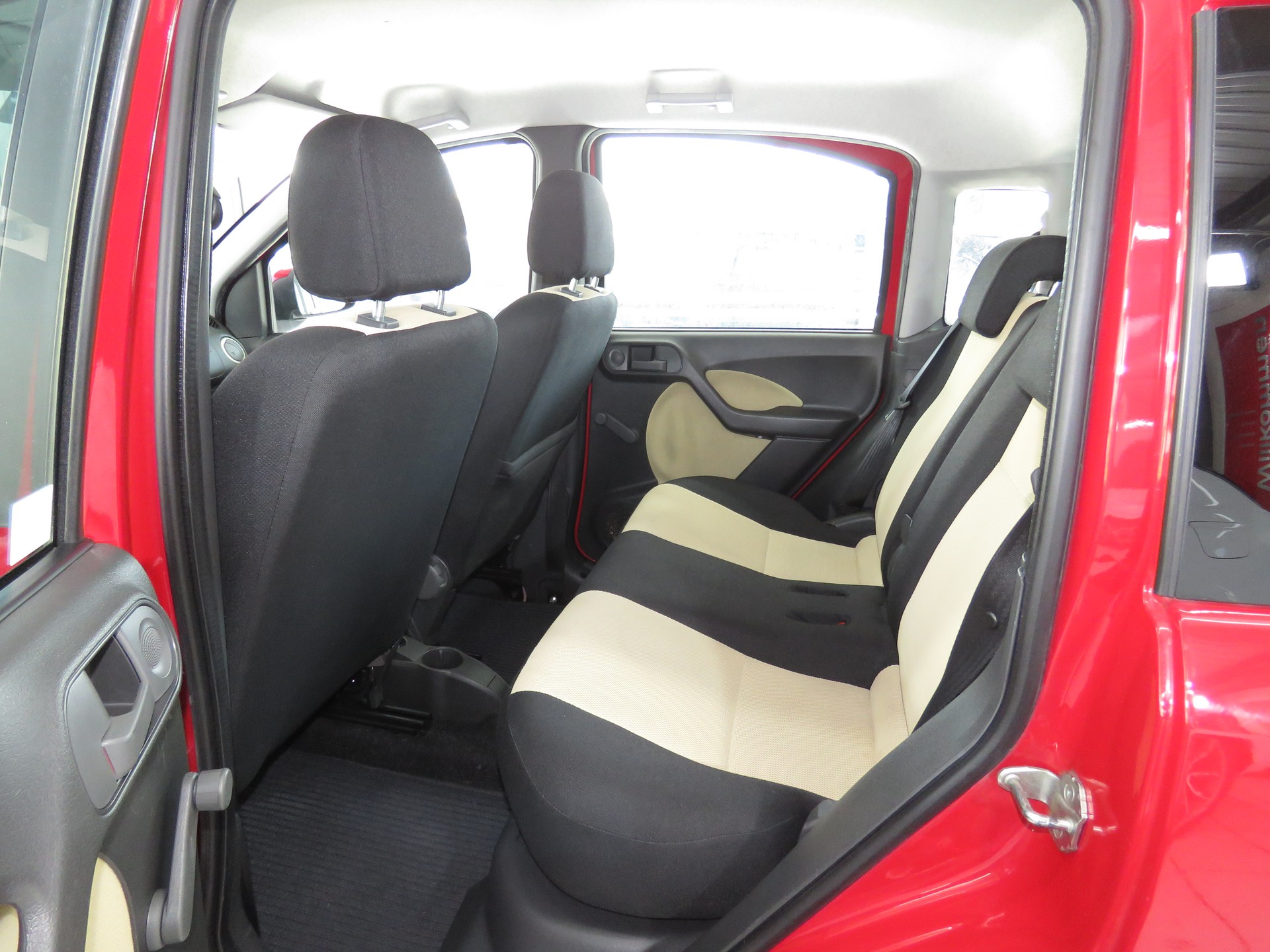 FIAT Panda 1.3 16V JTD Cross 4x4-image-8