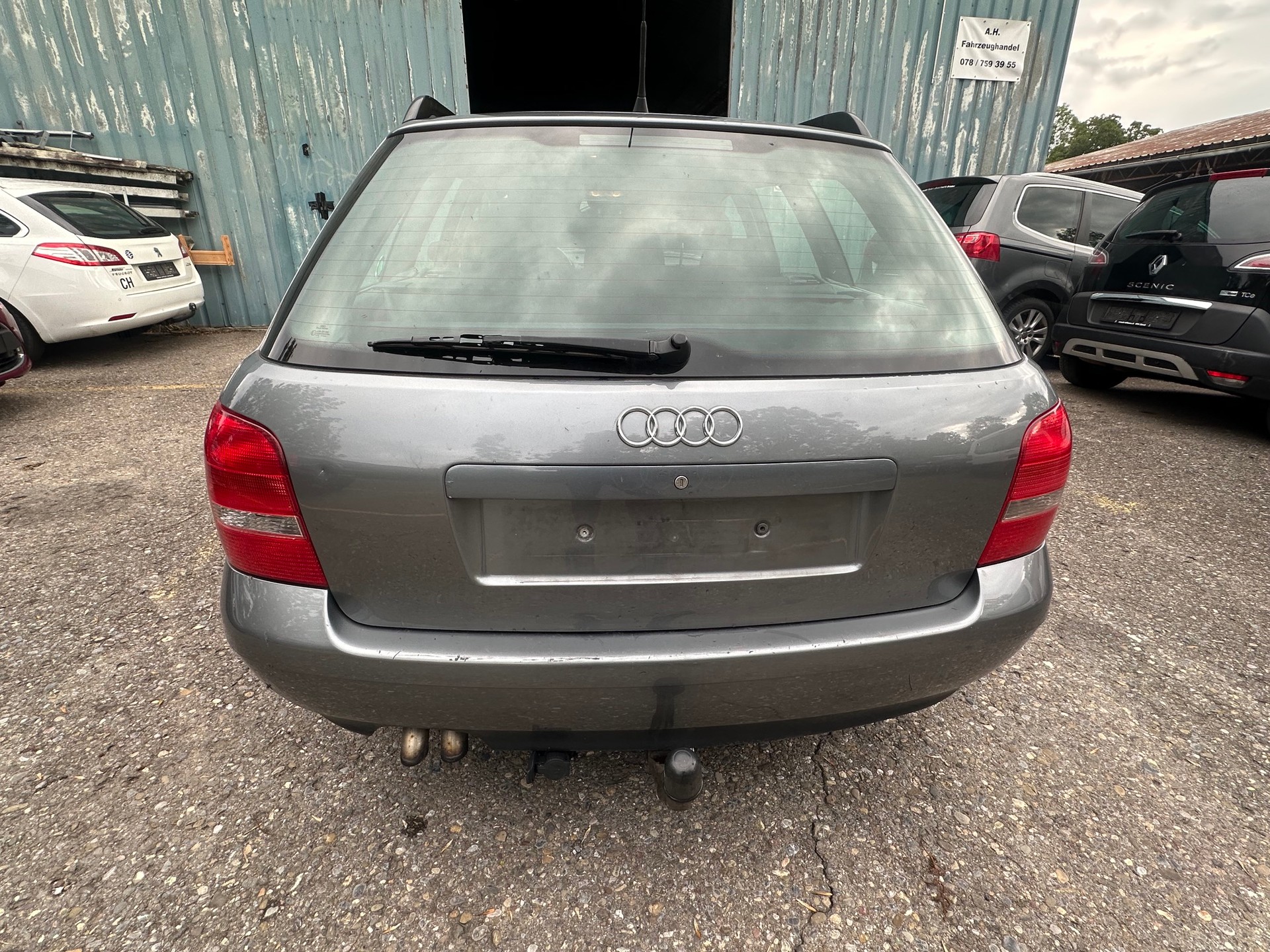 AUDI A4 Avant 1.9 TDI quattro Ambition-image-5