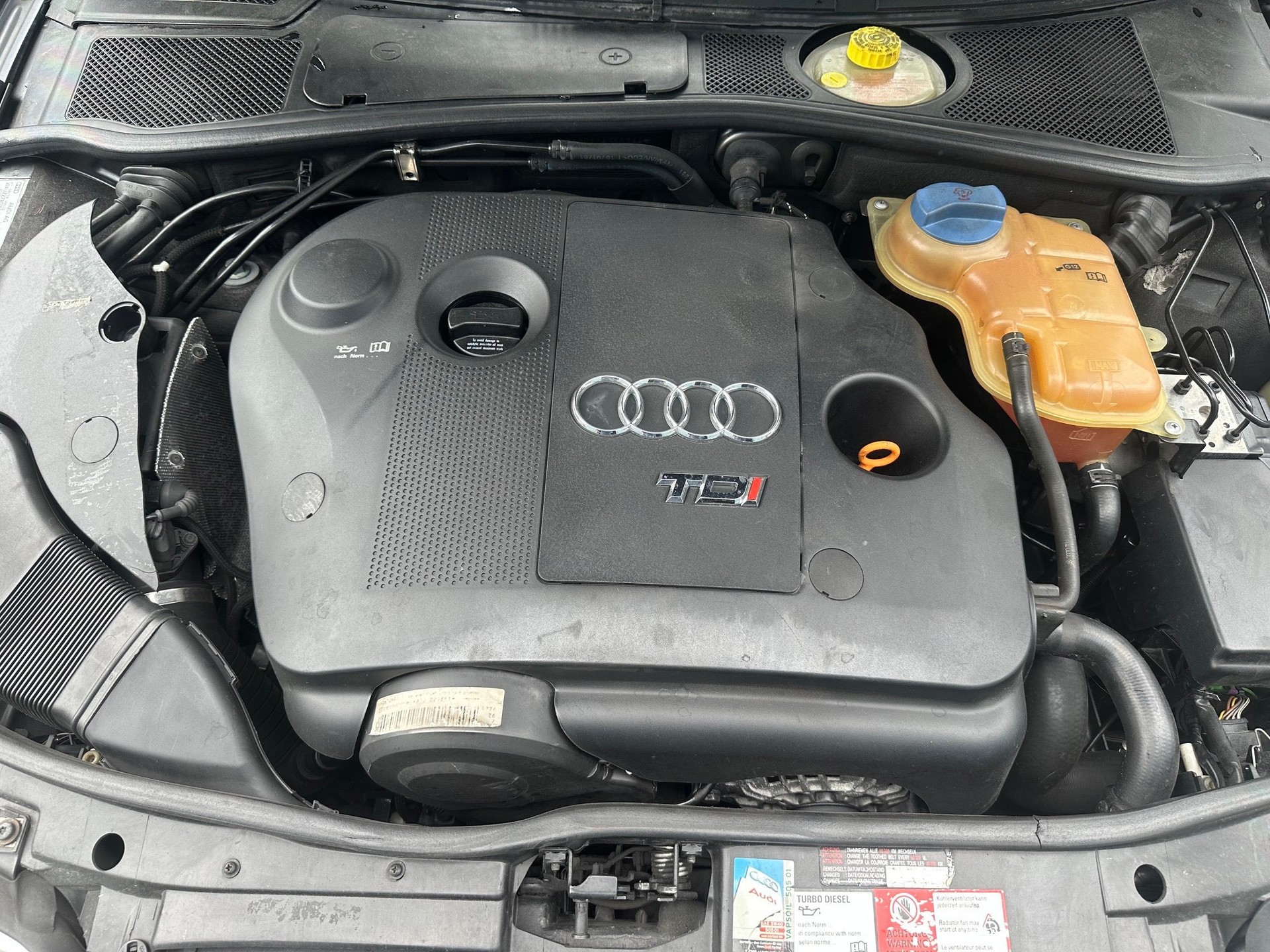 AUDI A4 Avant 1.9 TDI quattro Ambition-image-12