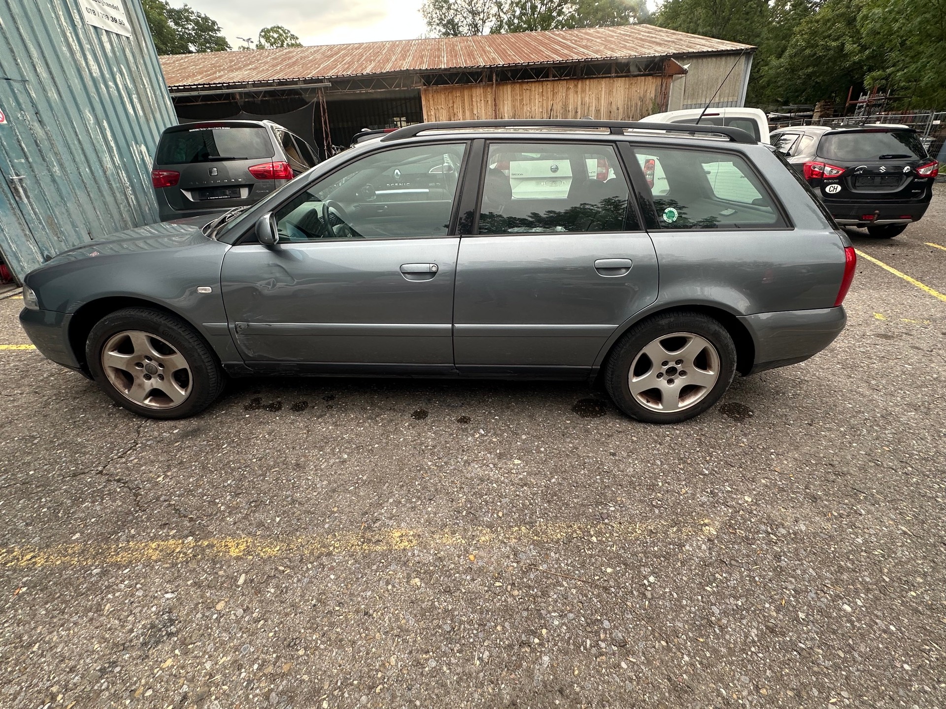 AUDI A4 Avant 1.9 TDI quattro Ambition-image-8