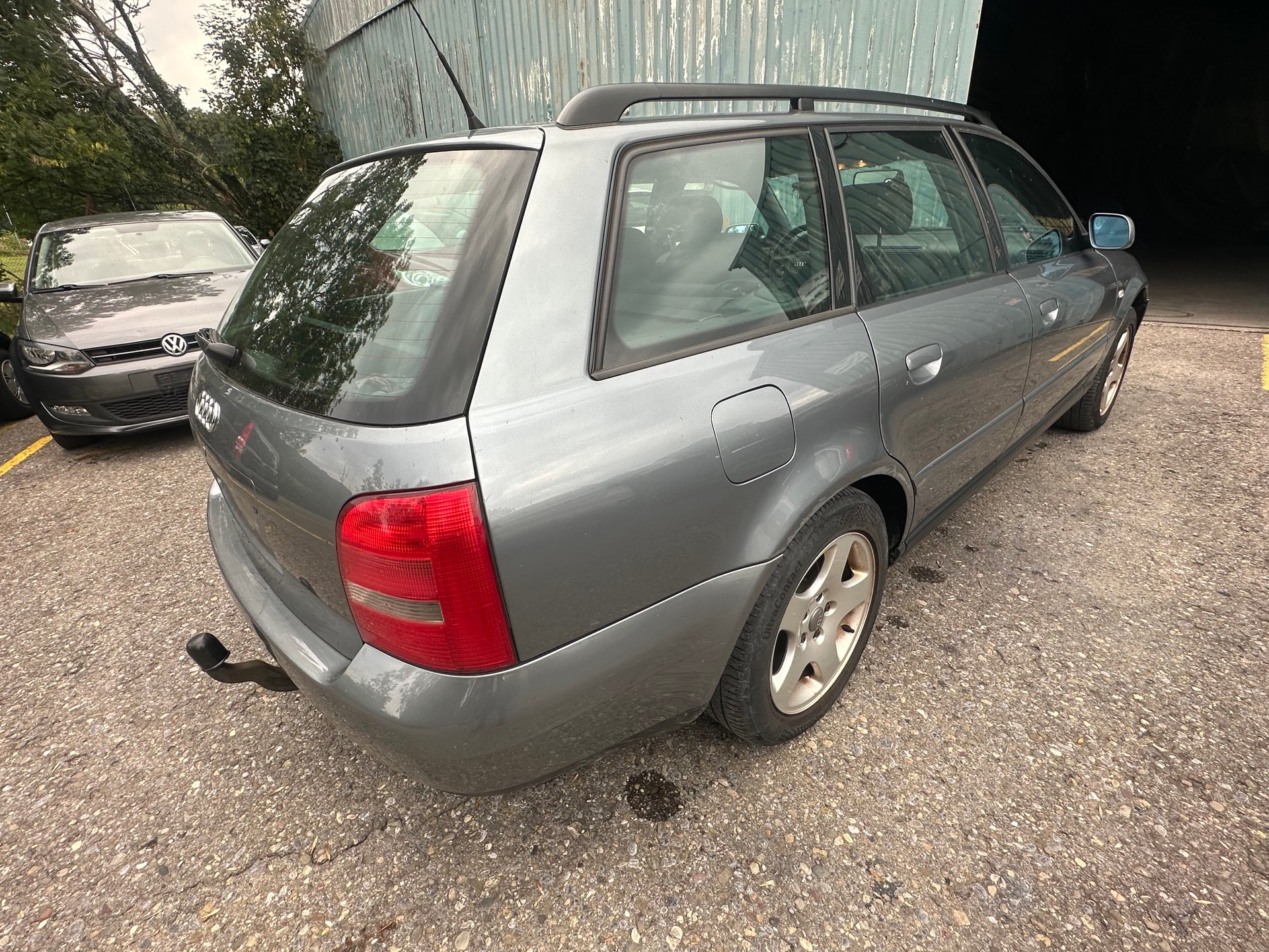 AUDI A4 Avant 1.9 TDI quattro Ambition-image-4