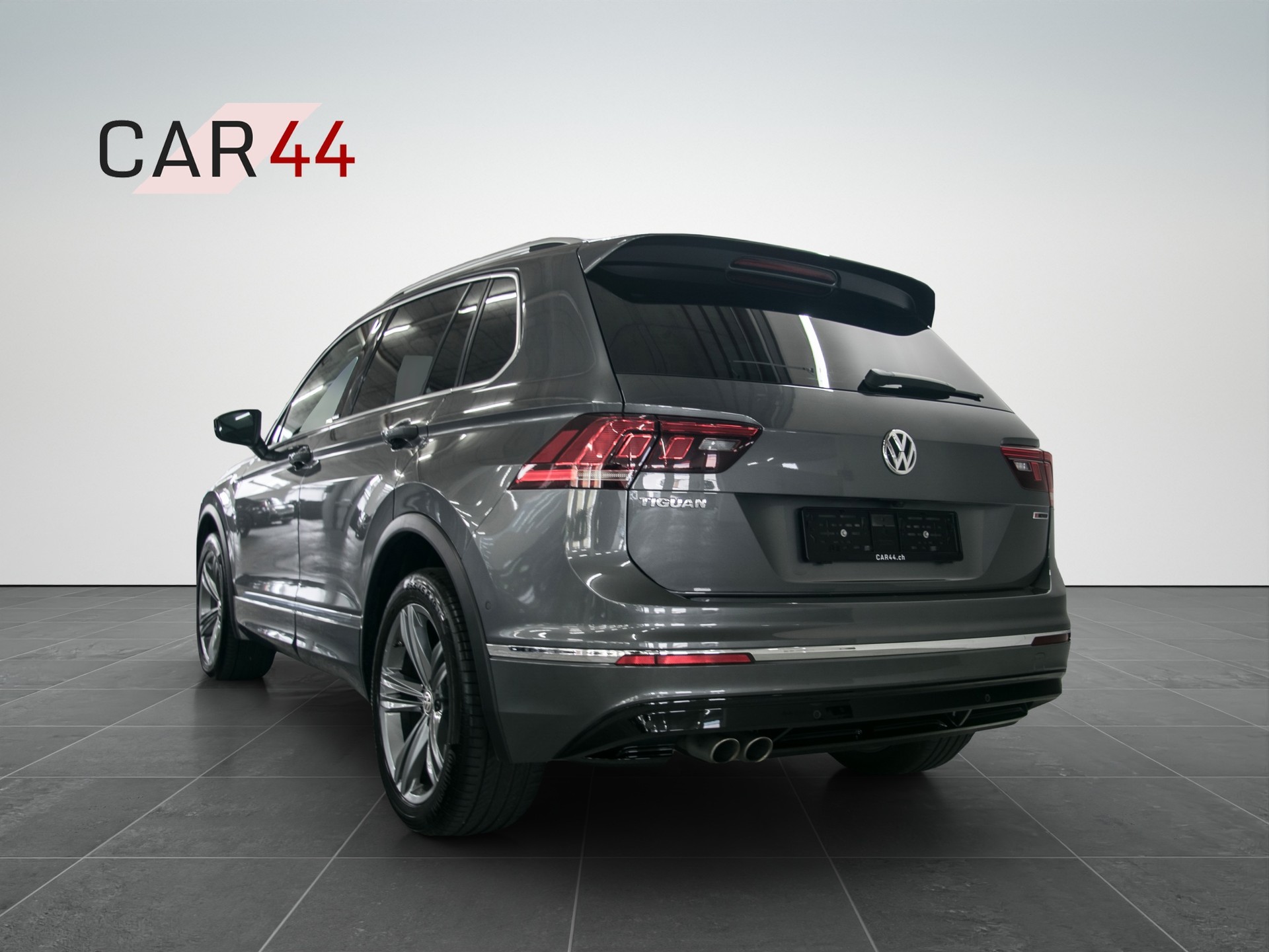 VW Tiguan 2.0 TDI SCR R-Line 4Motion DSG-image-2