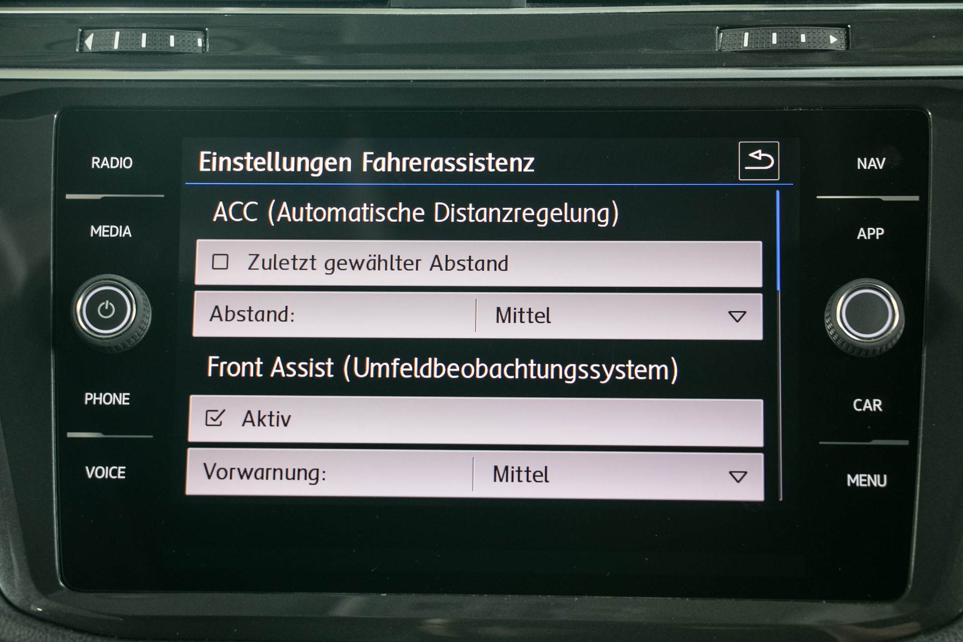 VW Tiguan 2.0 TDI SCR R-Line 4Motion DSG-image-7