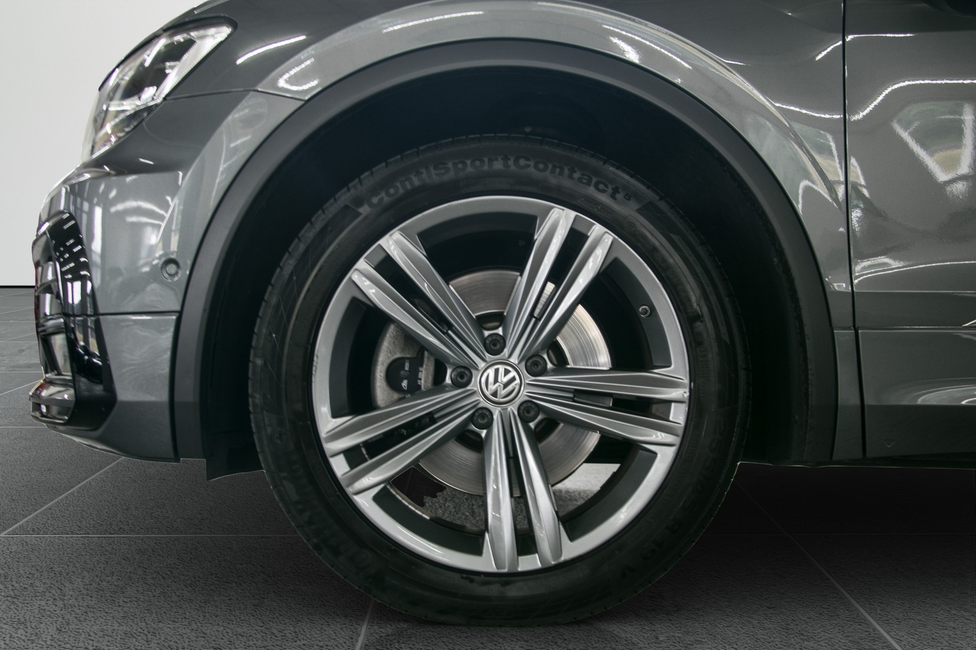 VW Tiguan 2.0 TDI SCR R-Line 4Motion DSG-image-16