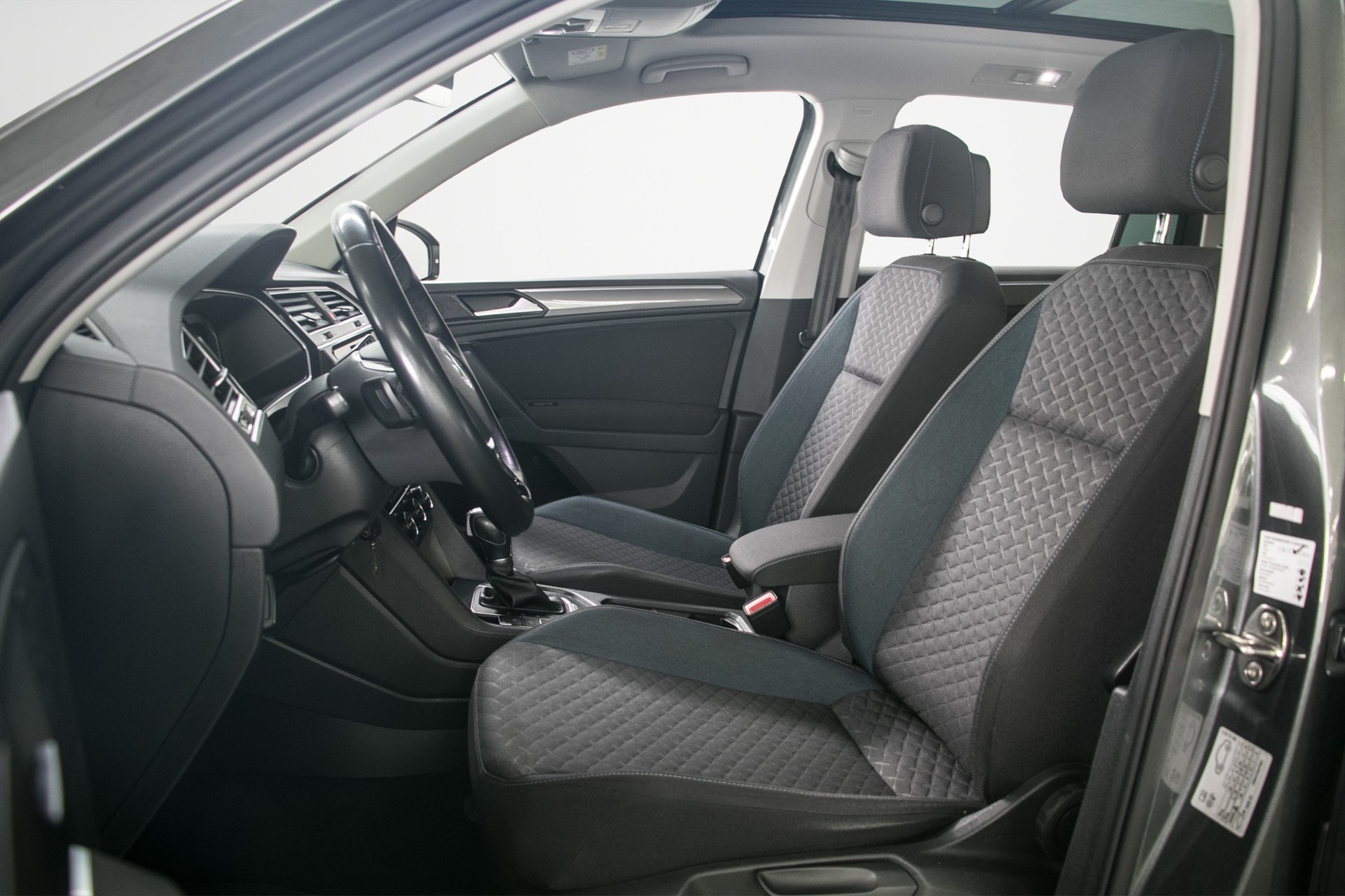 VW Tiguan 2.0 TDI SCR R-Line 4Motion DSG-image-10