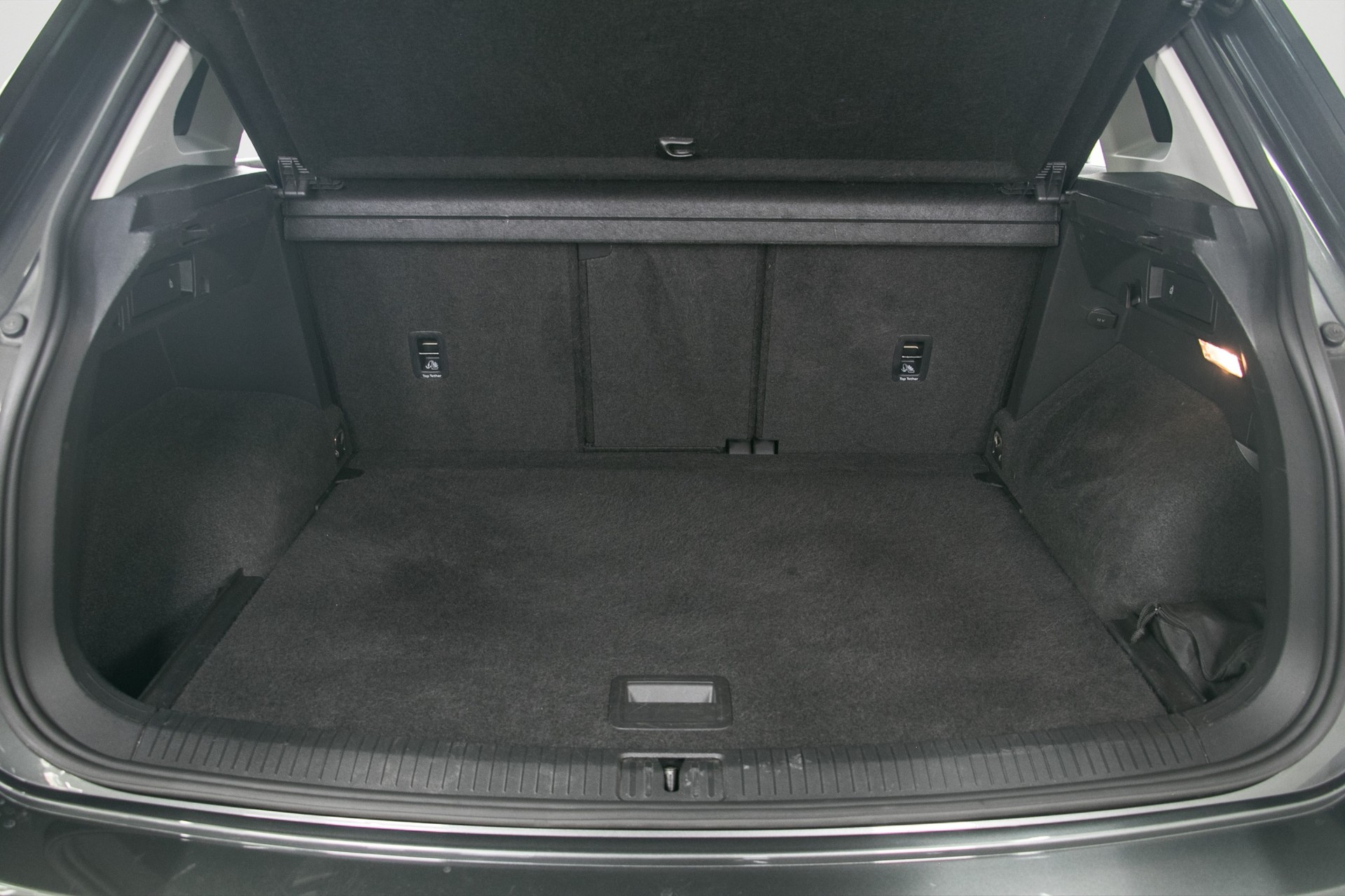 VW Tiguan 2.0 TDI SCR R-Line 4Motion DSG-image-13