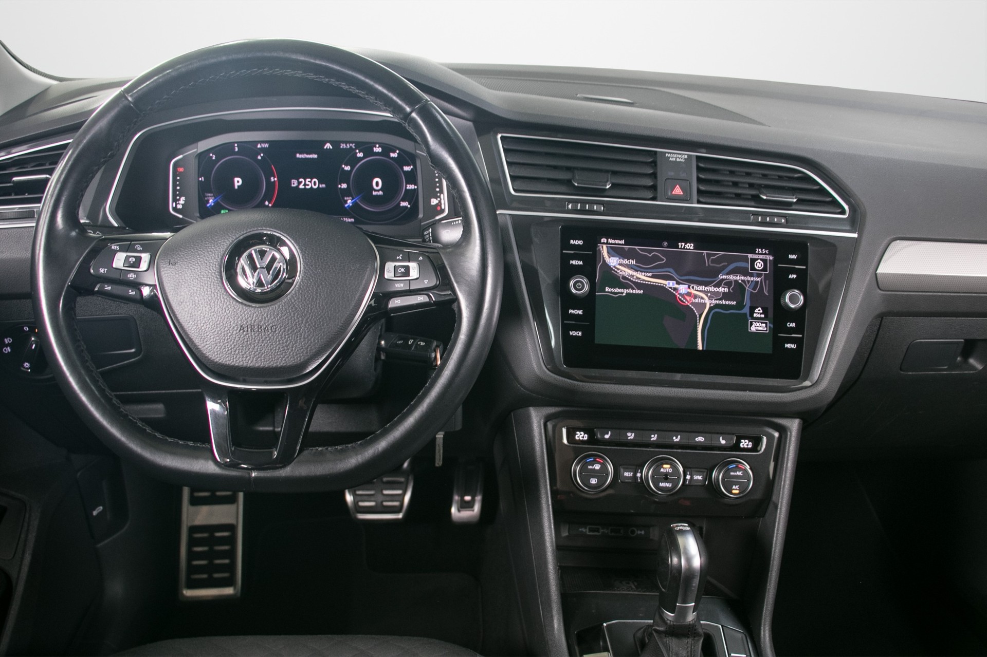 VW Tiguan 2.0 TDI SCR R-Line 4Motion DSG-image-4