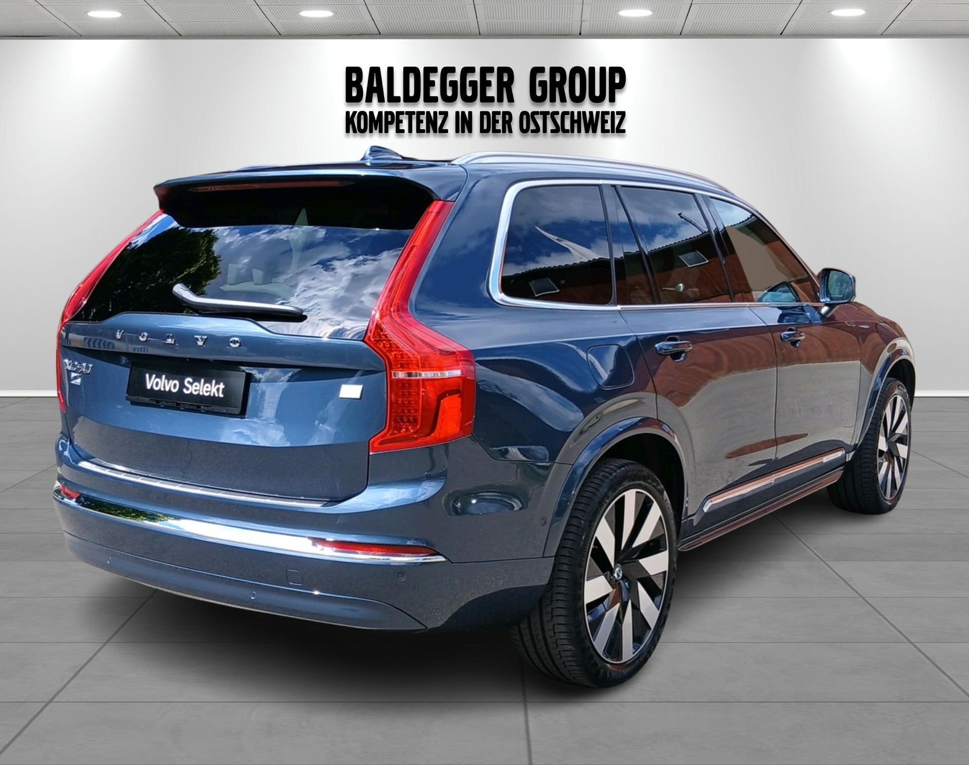 VOLVO XC90 2.0 T8 TE Ultimate Bright-showroom-element-1