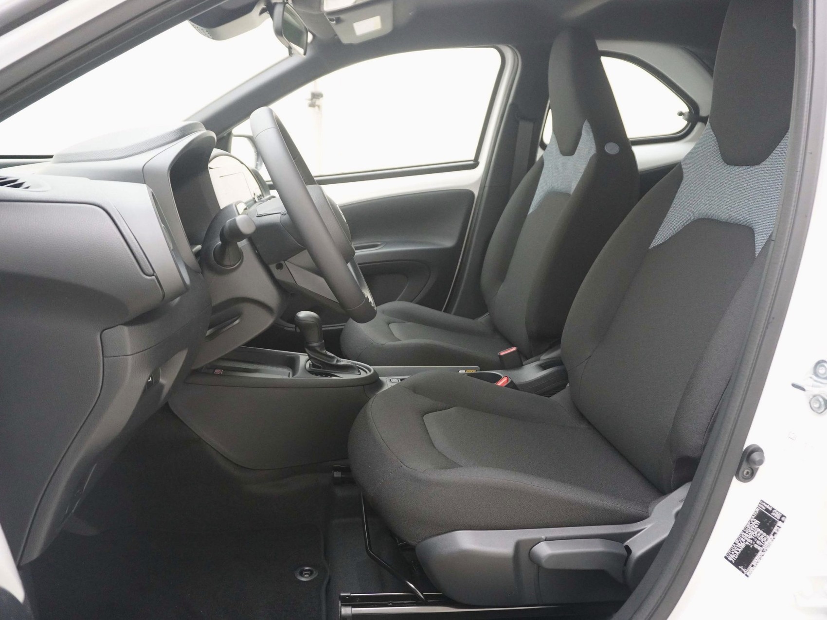 TOYOTA Aygo X 1.5 VVT-i HSD Comfort-image-5