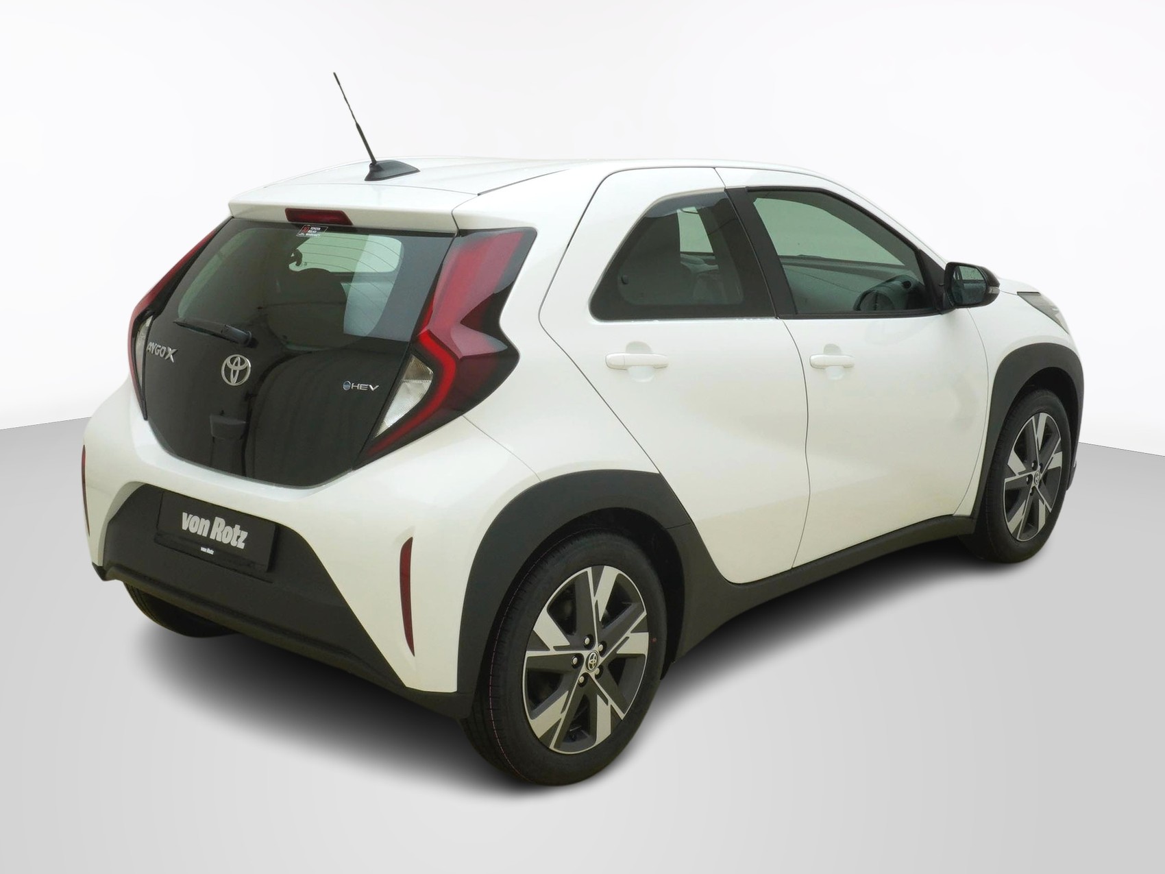 TOYOTA Aygo X 1.5 VVT-i HSD Comfort-image-3