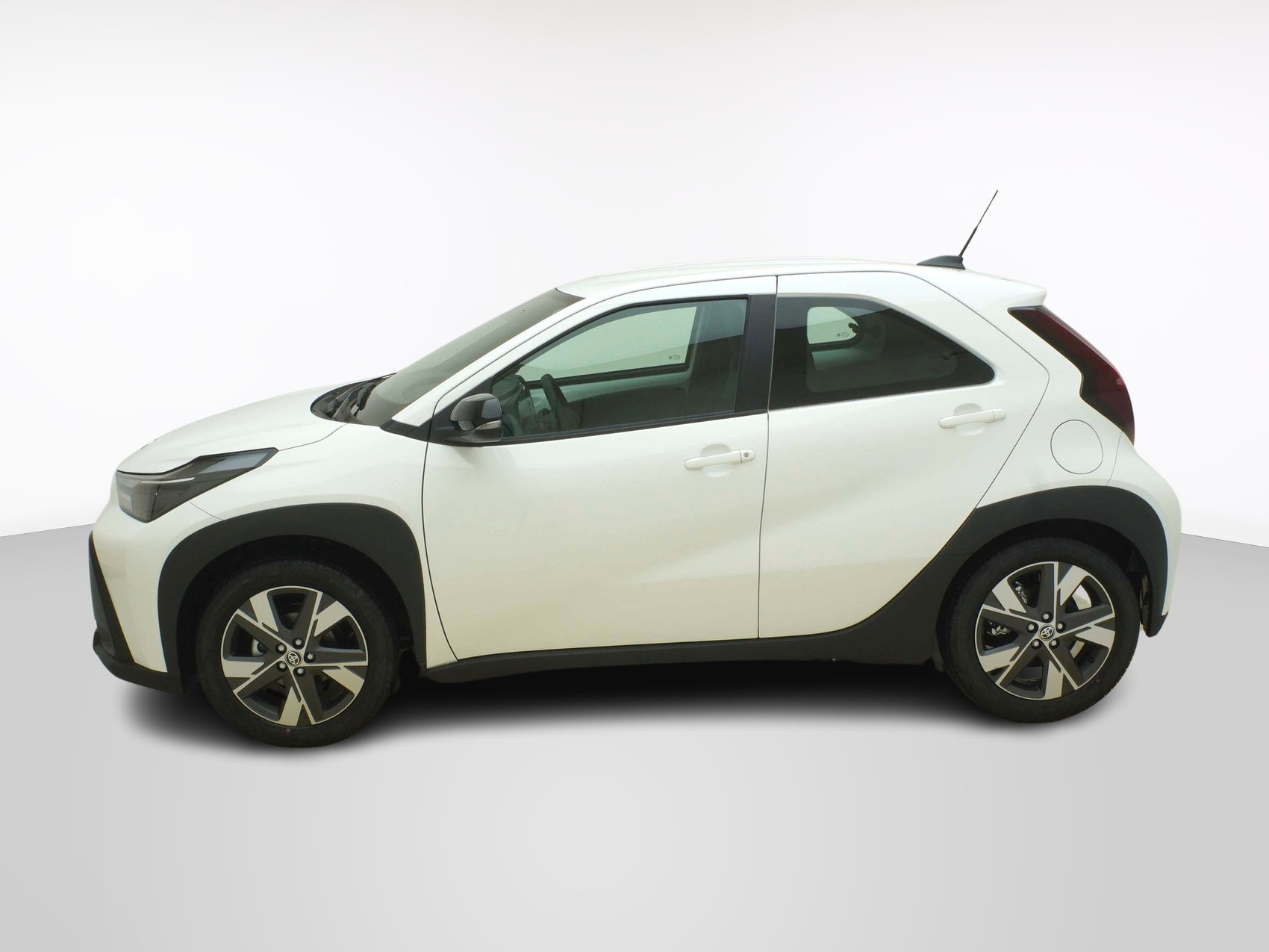 TOYOTA Aygo X 1.5 VVT-i HSD Comfort-image-1