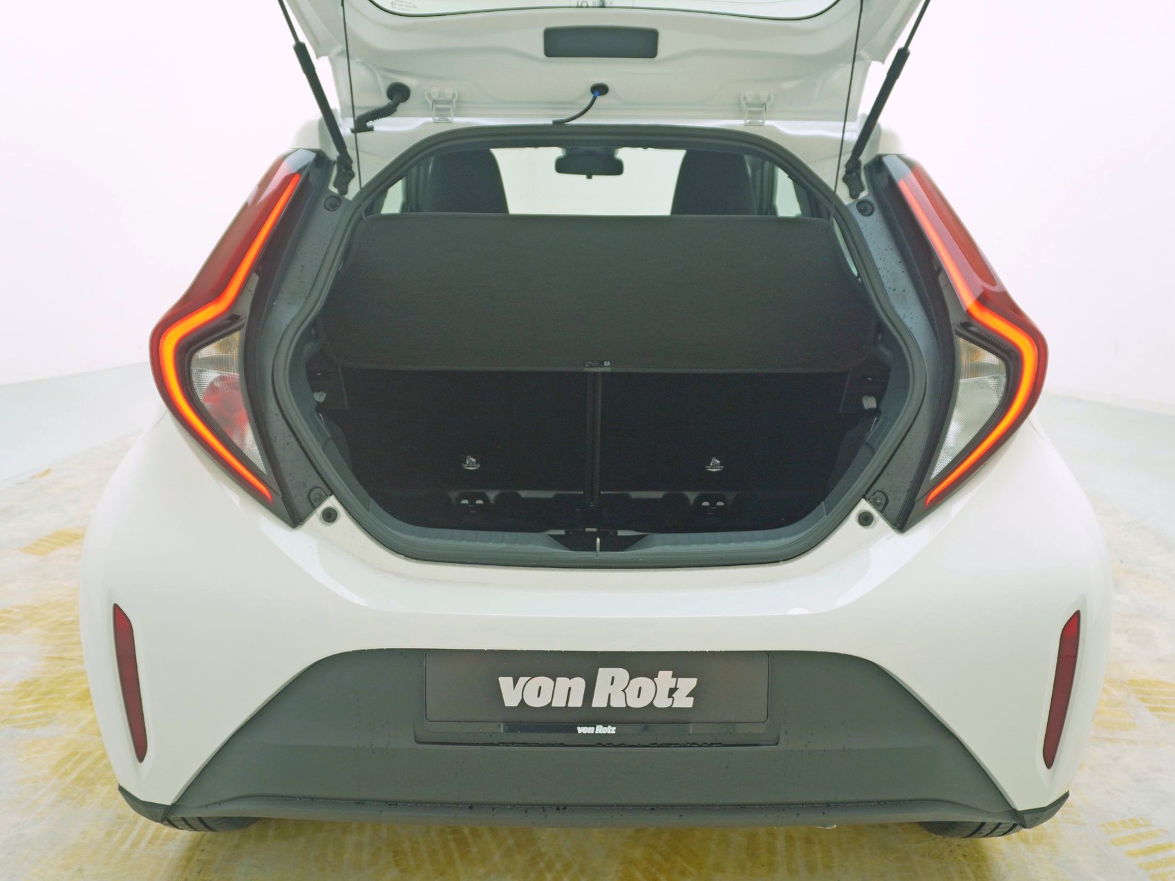 TOYOTA Aygo X 1.5 VVT-i HSD Comfort-image-13