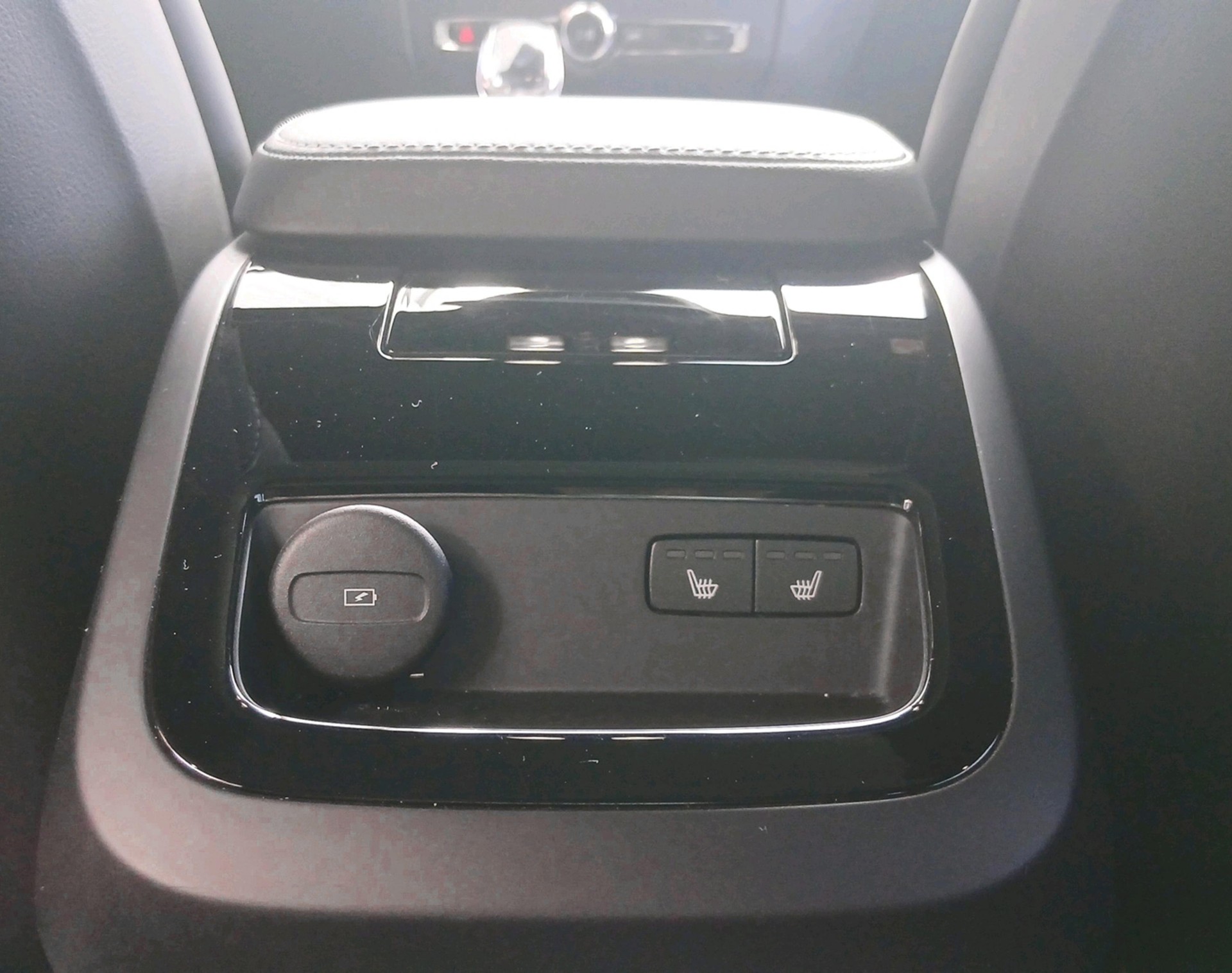 VOLVO V60 2.0 T8 TE Ultra Dark eAWD-image-19