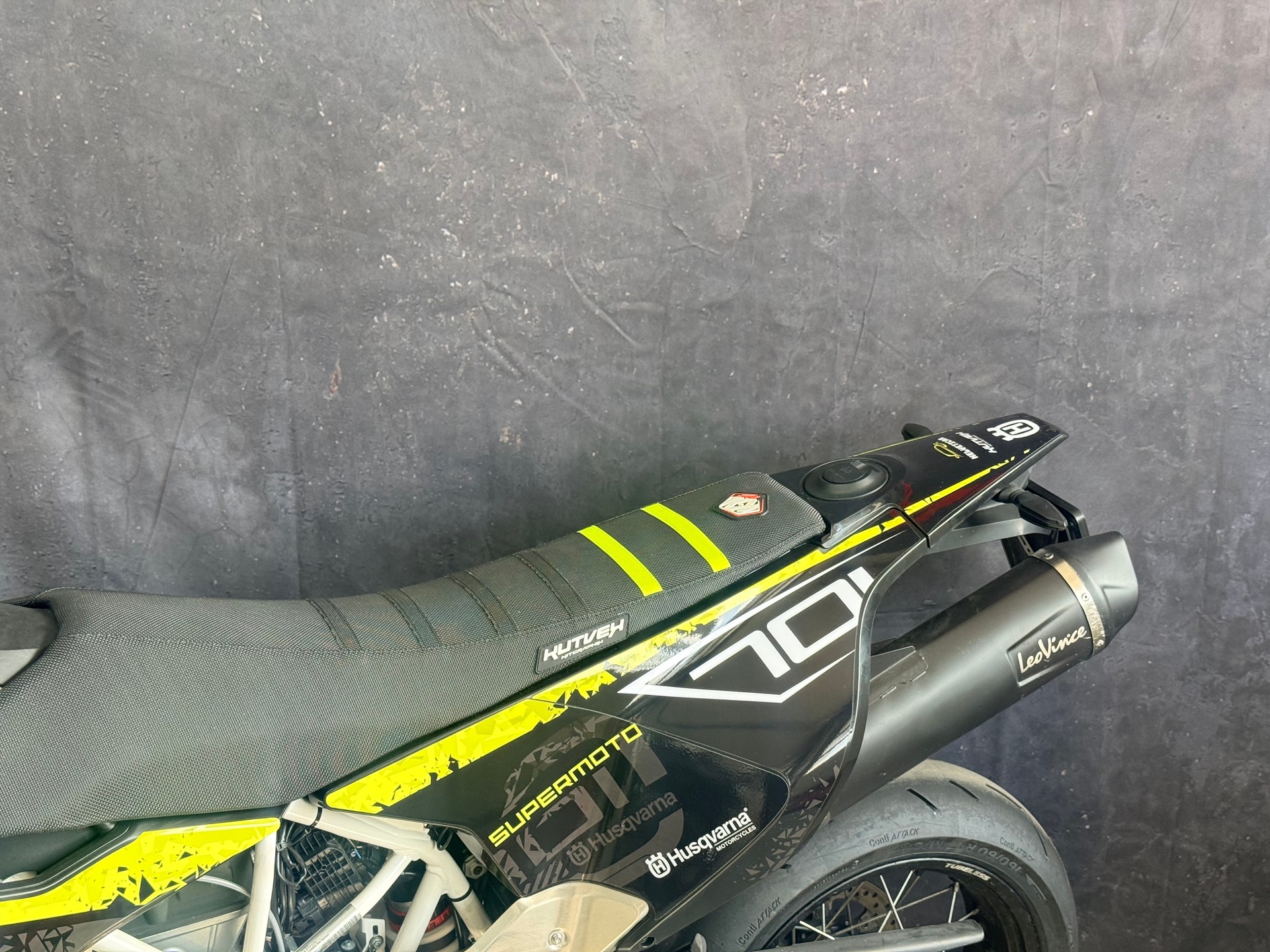 HUSQVARNA 701 Supermoto-image-5