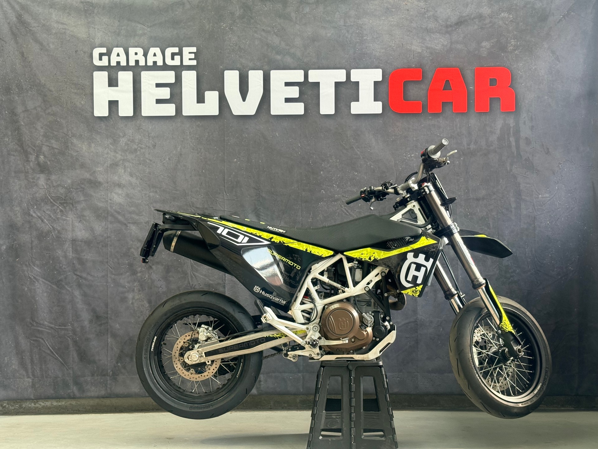 HUSQVARNA 701 Supermoto-image-2