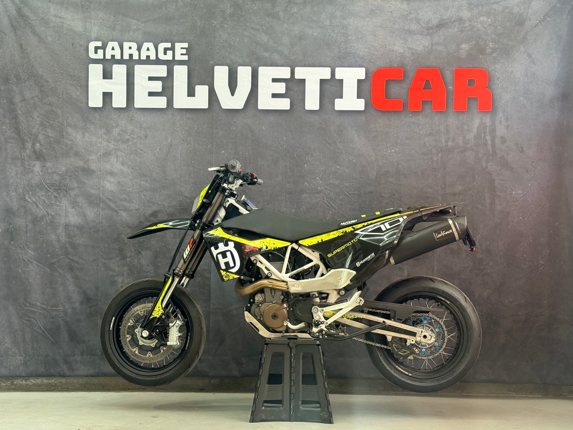 HUSQVARNA 701 Supermoto