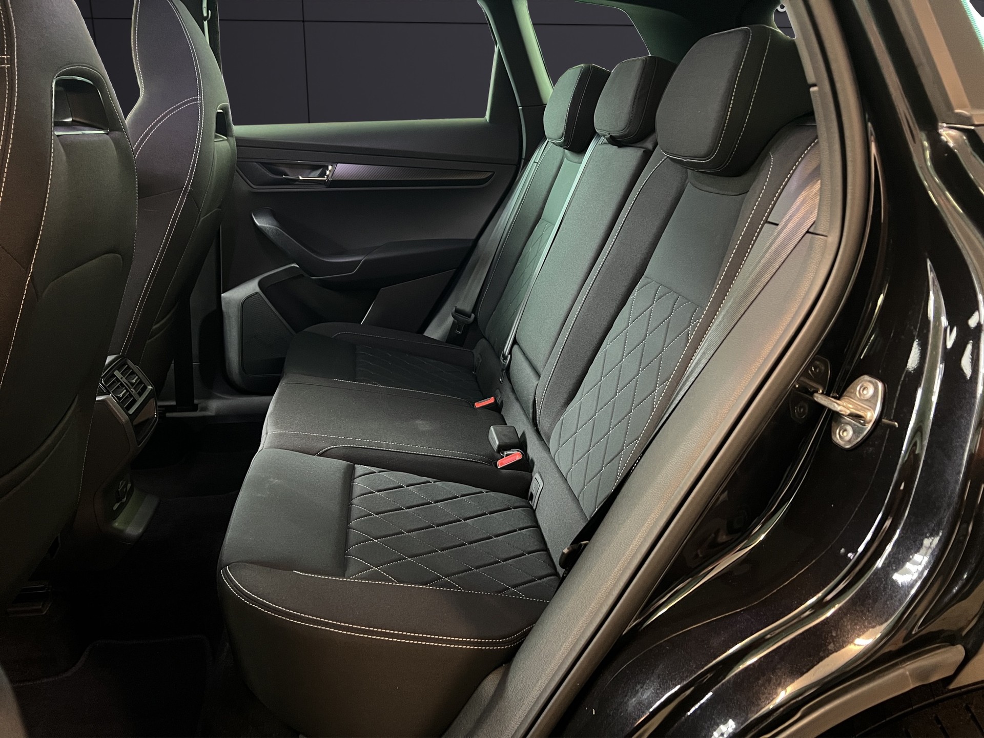 SKODA Karoq 1.5 TSI ACT SportLine DSG-image-10