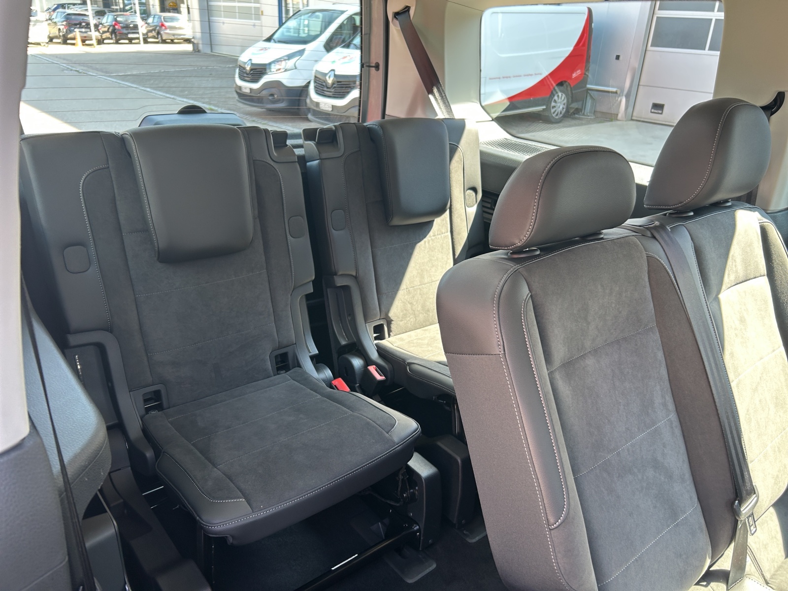VW Caddy Maxi 2.0 TDI Life 4Motion-image-18