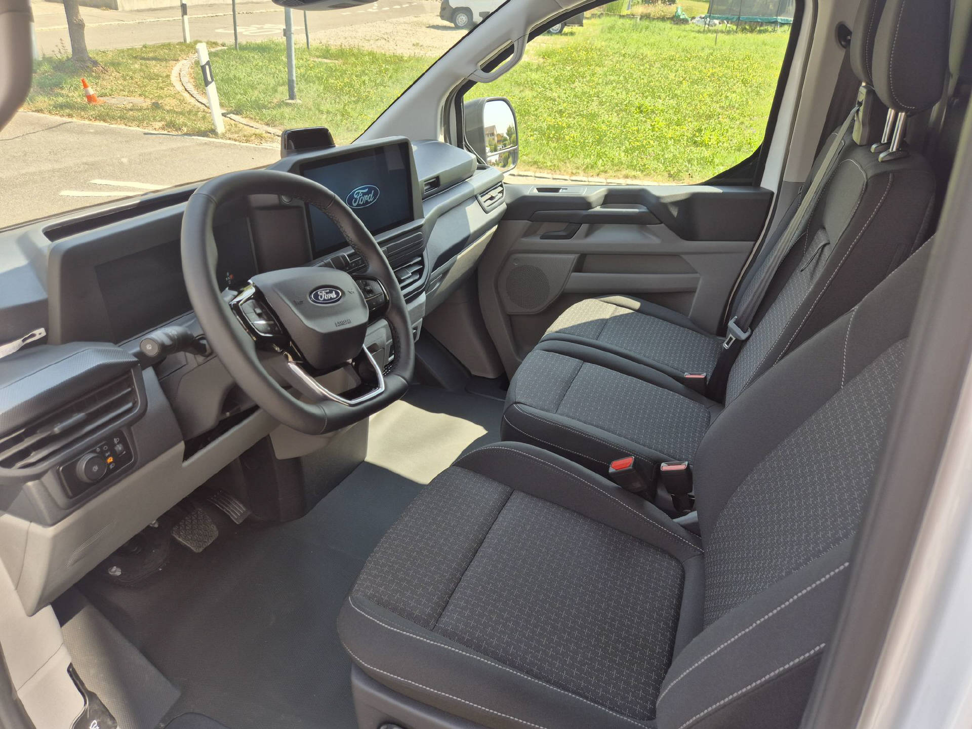 FORD E-Transit C Van 320 L1 Trend 82,5 kWh-image-9