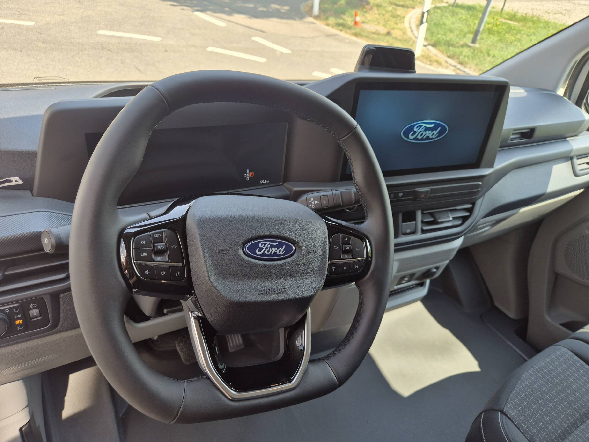 FORD E-Transit C Van 320 L1 Trend 82,5 kWh-image-10