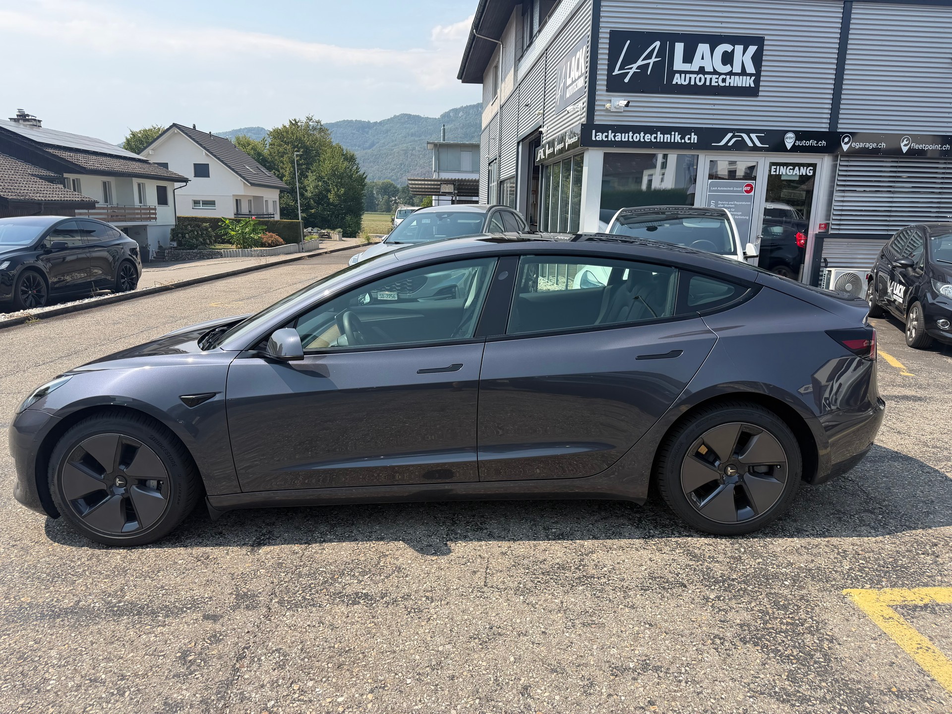 TESLA Model 3 Long Range Dual Motor AWD-image-10