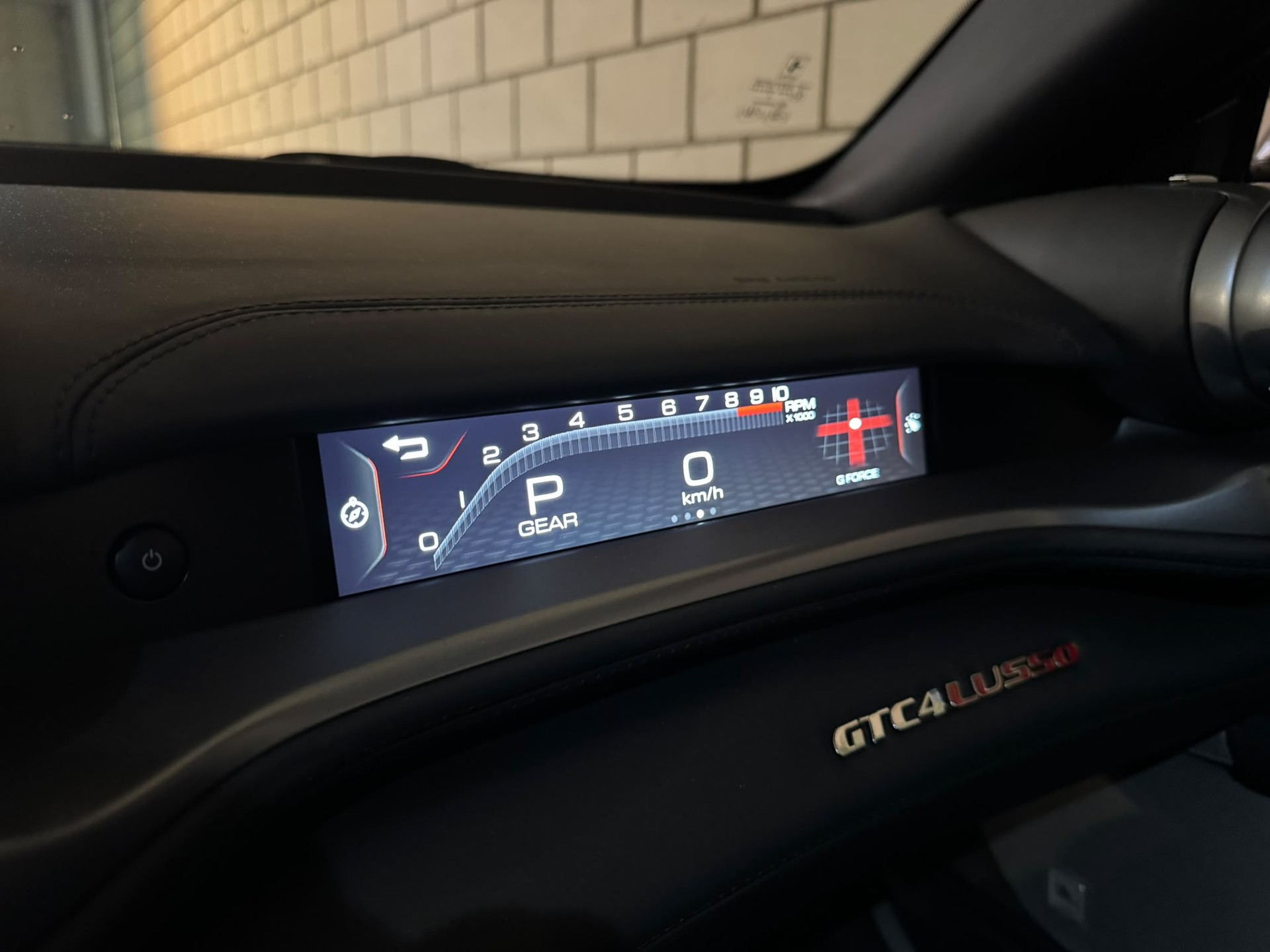 FERRARI GTC 4 Lusso V12 Traumausstattung-image-5