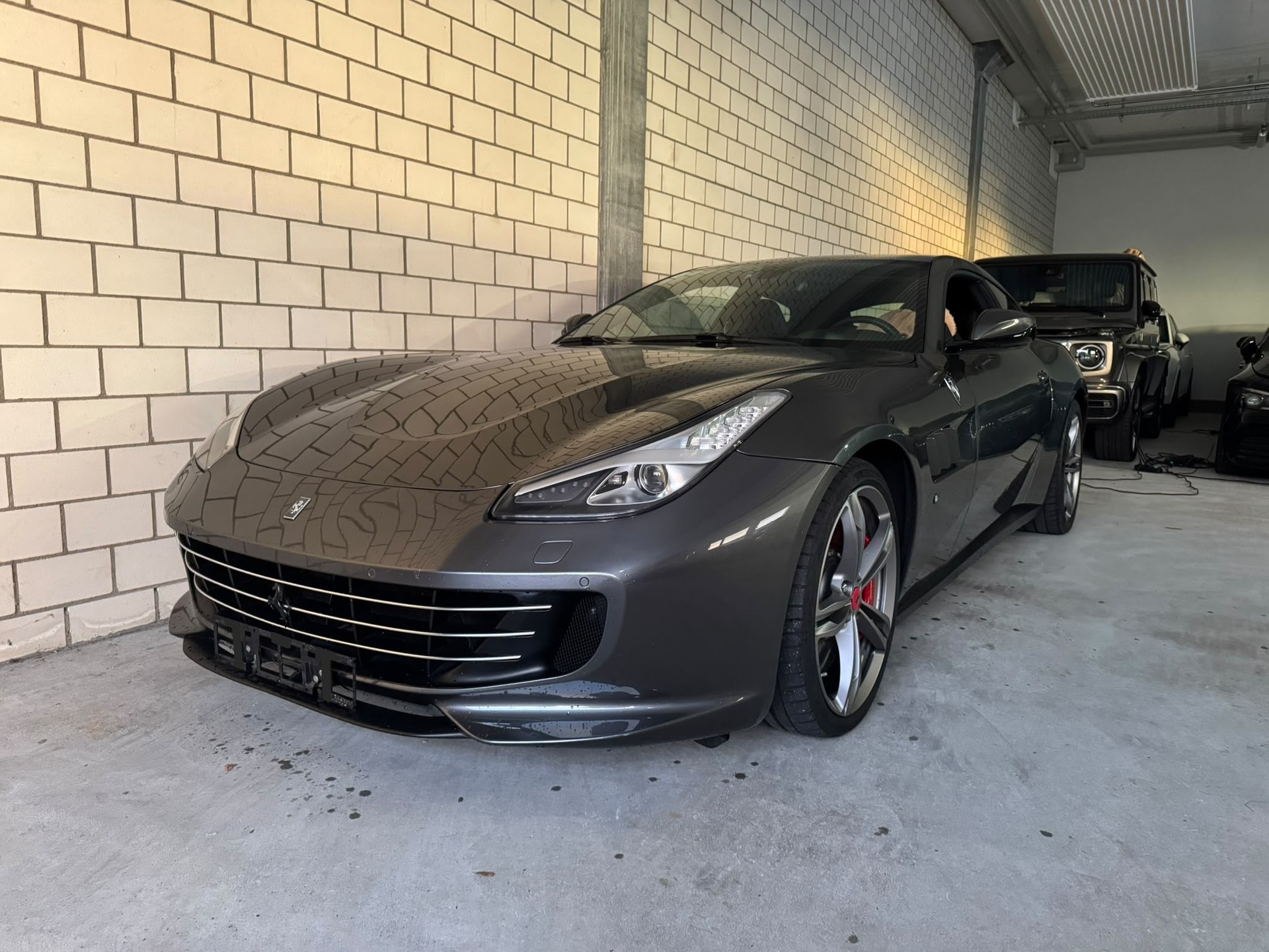 FERRARI GTC 4 Lusso V12 Traumausstattung-image-1