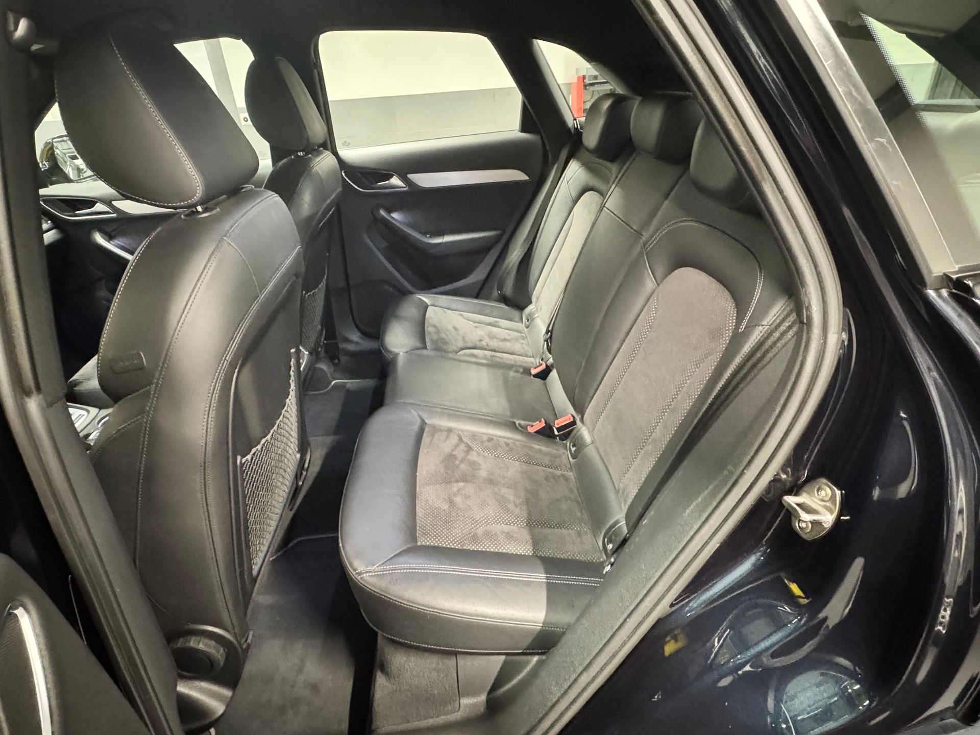 AUDI Q3 2.0 TFSI quattro S-tronic-image-16