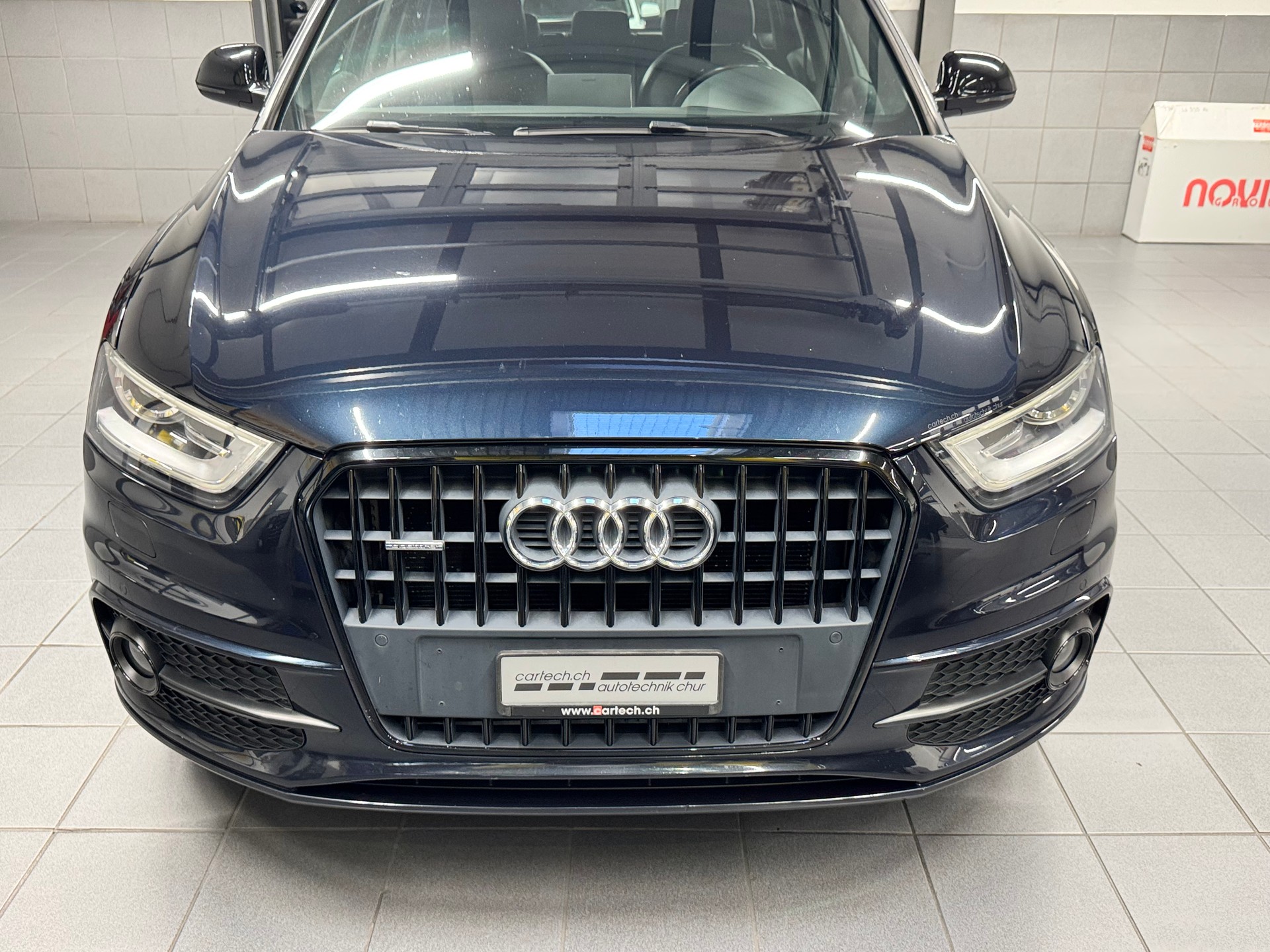 AUDI Q3 2.0 TFSI quattro S-tronic-image-12