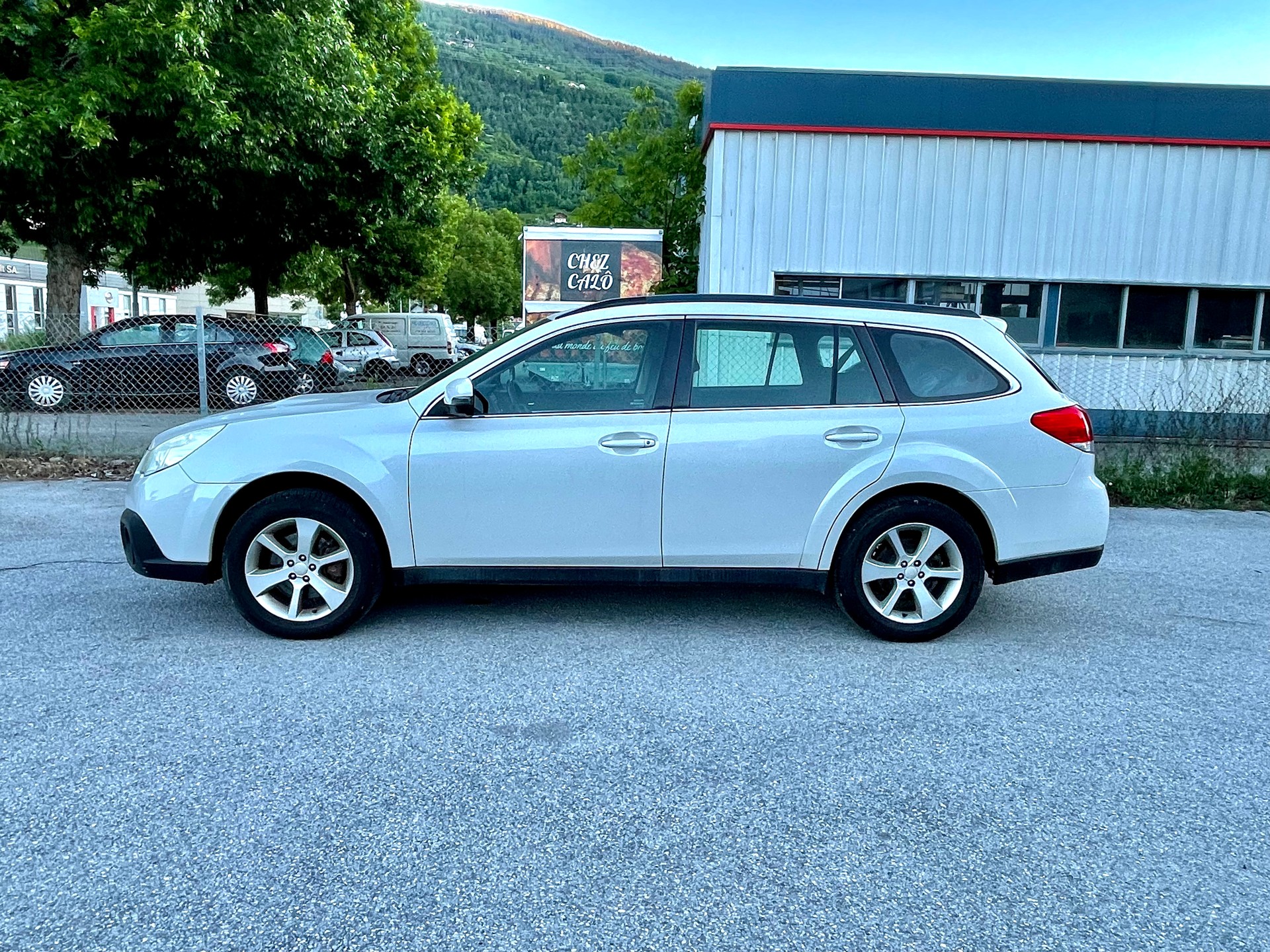 SUBARU Outback 2.0D Limited AWD Lineartronic-image-22