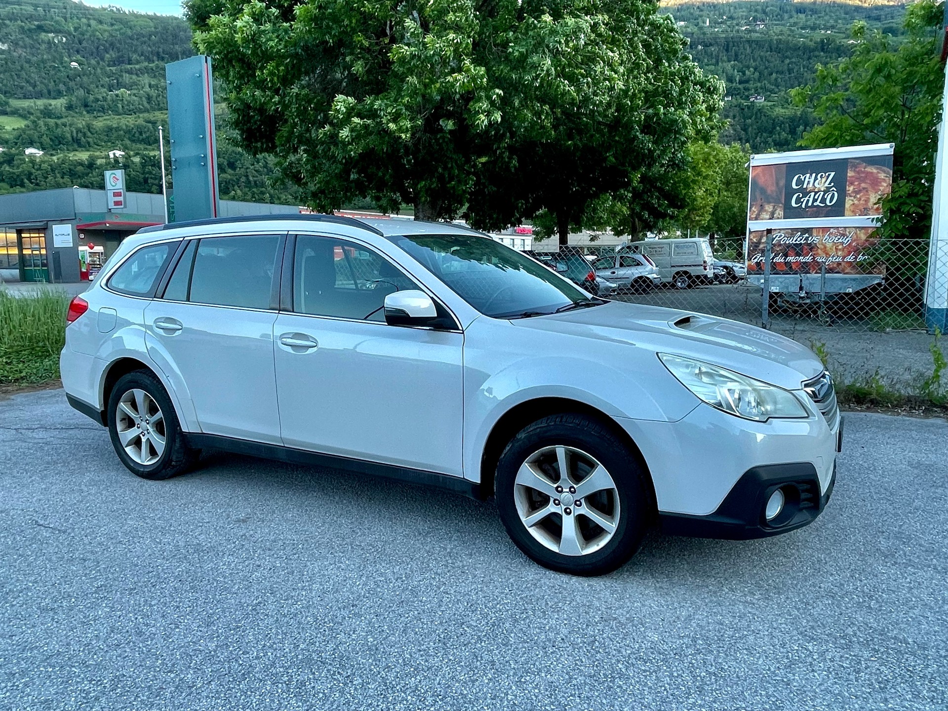 SUBARU Outback 2.0D Limited AWD Lineartronic-image-16