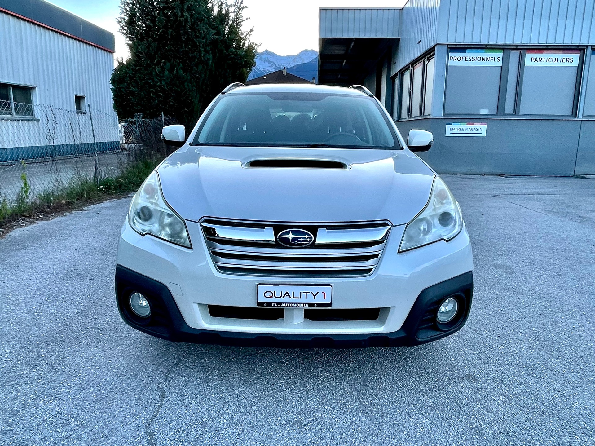 SUBARU Outback 2.0D Limited AWD Lineartronic-image-9