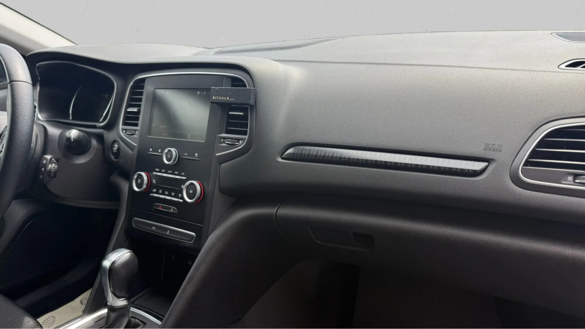 RENAULT Mégane 1.2 16V Turbo Zen EDC-image-12