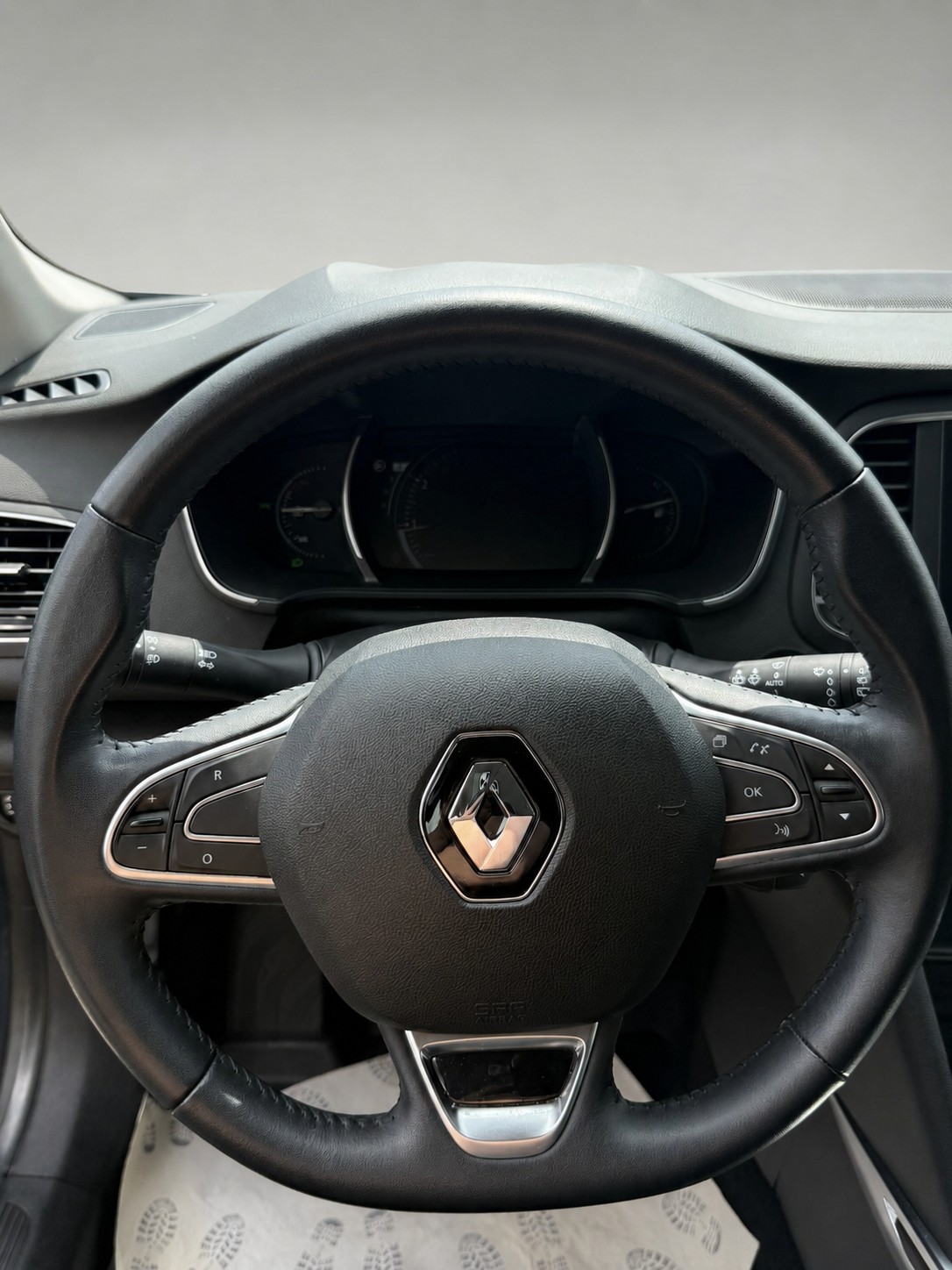 RENAULT Mégane 1.2 16V Turbo Zen EDC-image-14