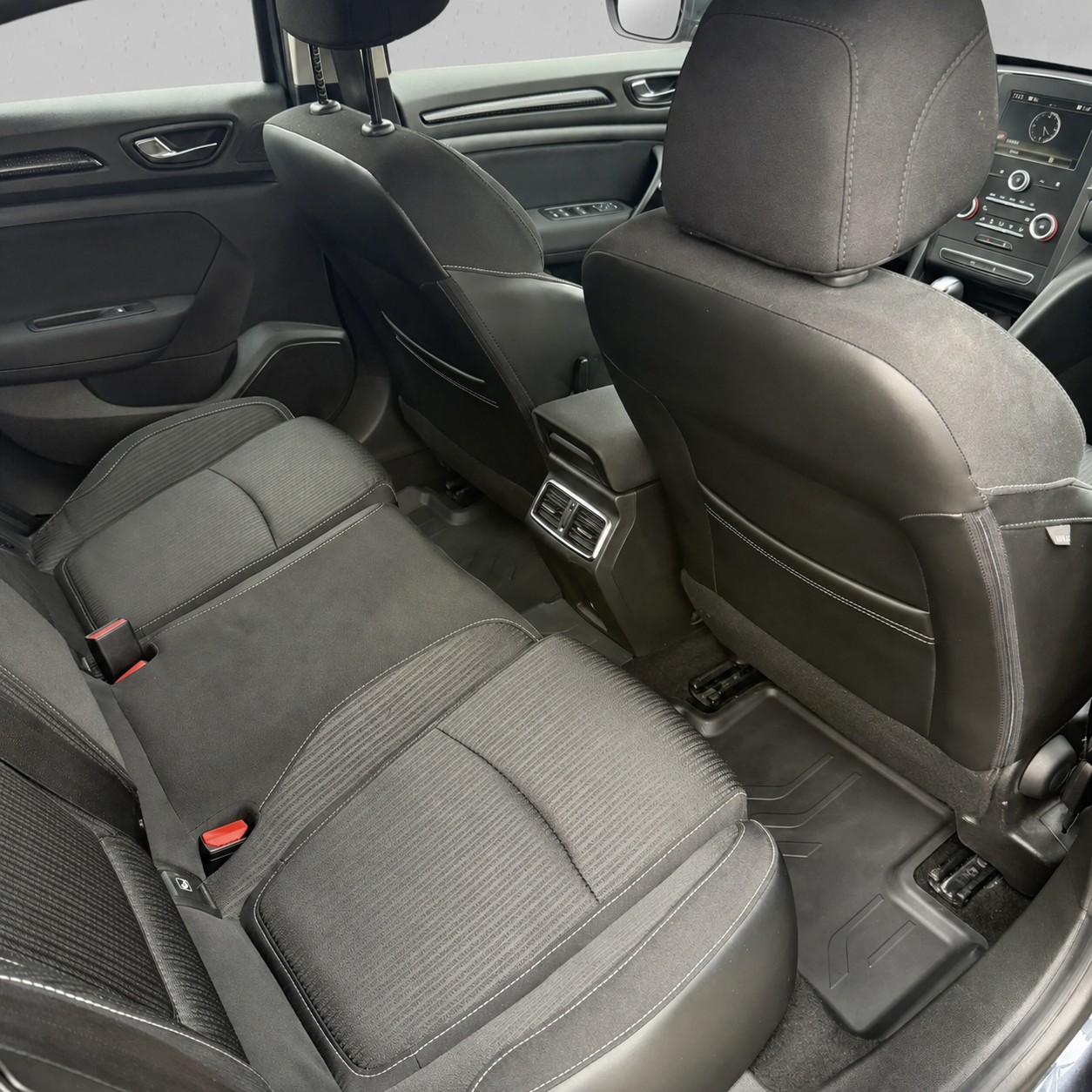 RENAULT Mégane 1.2 16V Turbo Zen EDC-image-10