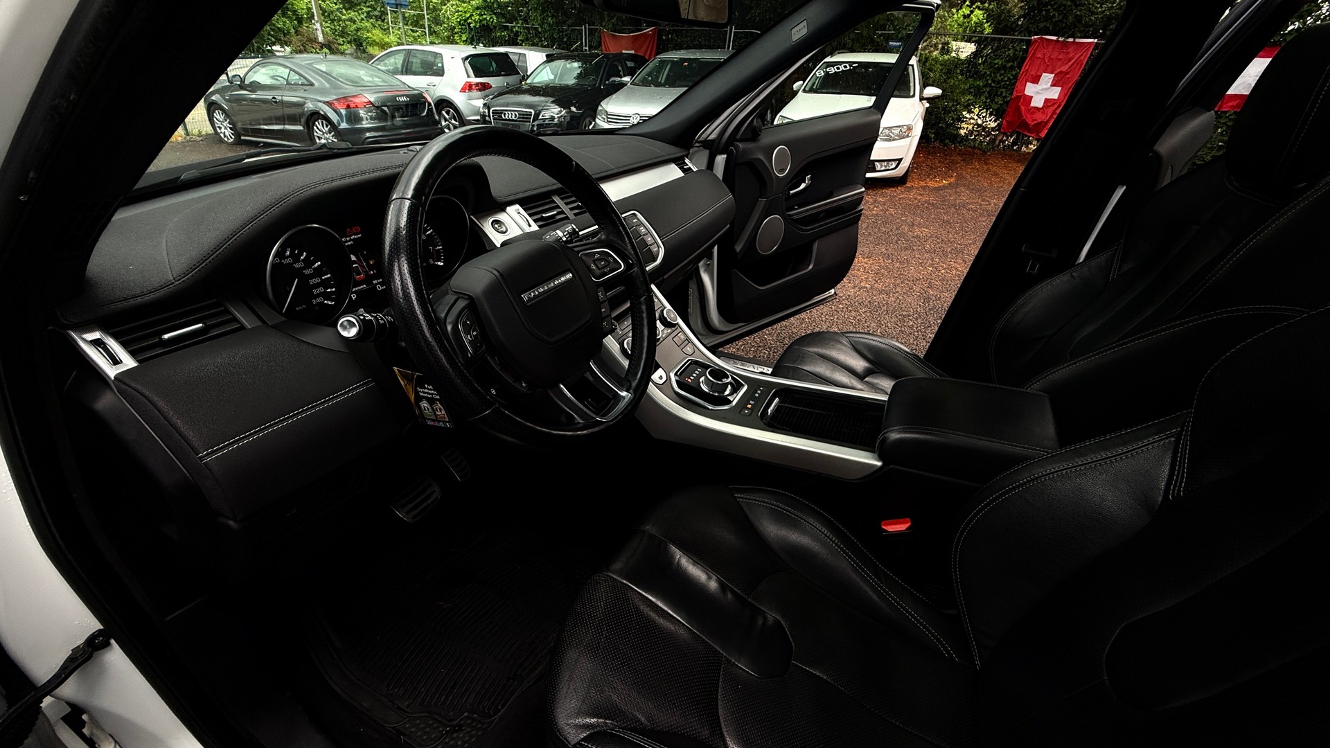LAND ROVER Range Rover Evoque 2.0 Si4 Dynamic AT9-image-9