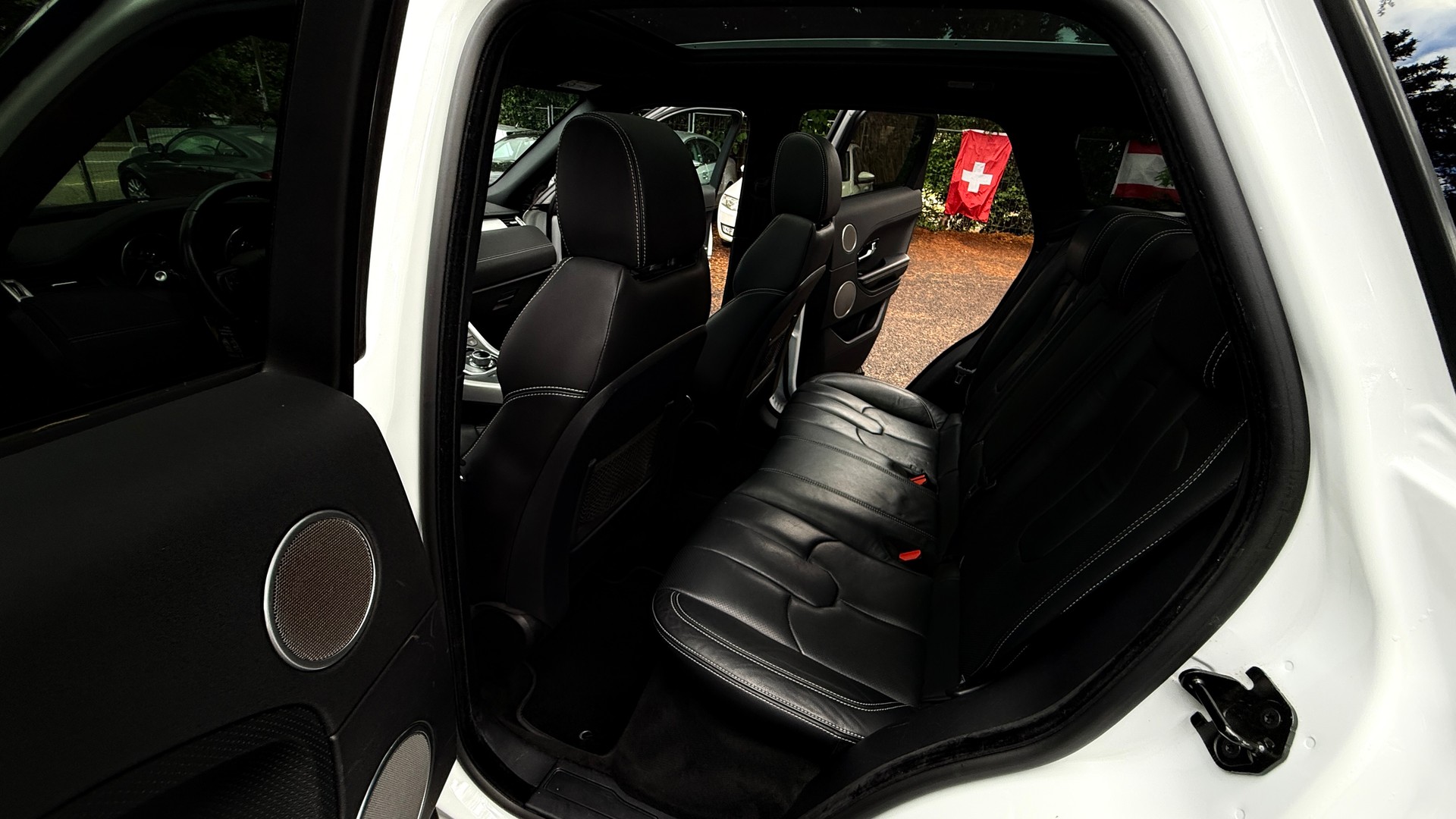 LAND ROVER Range Rover Evoque 2.0 Si4 Dynamic AT9-image-11