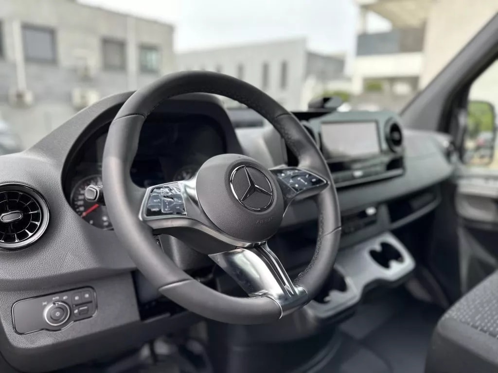 MERCEDES-BENZ Sprinter 319 CDI Standard 9G-TRONIC 4x4-image-6