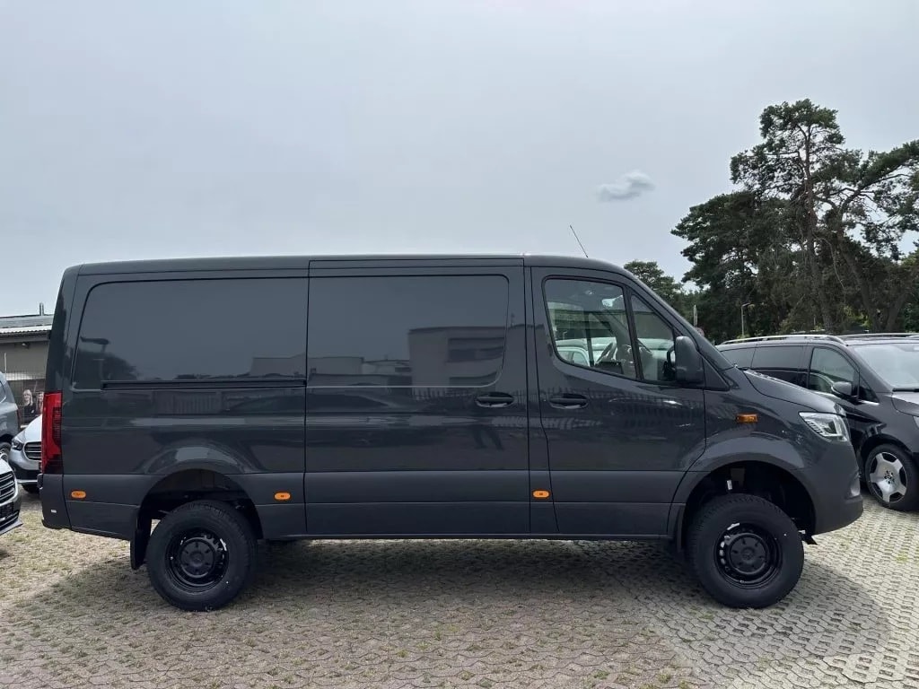 MERCEDES-BENZ Sprinter 319 CDI Standard 9G-TRONIC 4x4-image-2