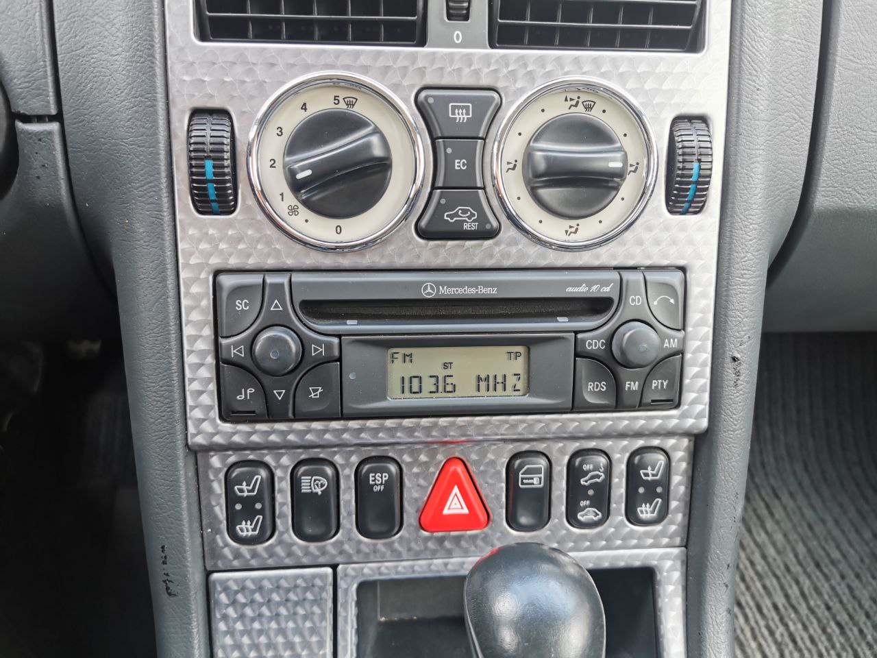 MERCEDES-BENZ SLK 320-image-9
