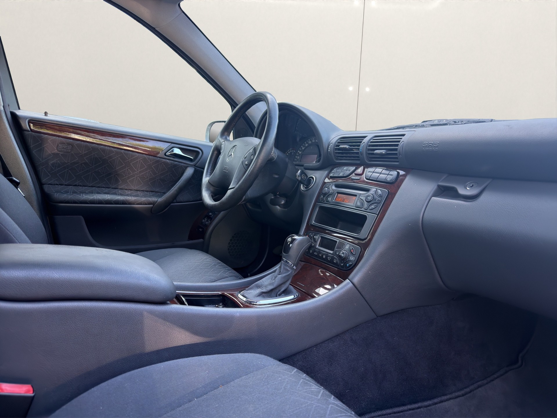 MERCEDES-BENZ C 240 Classic 4Matic Automatic-image-13