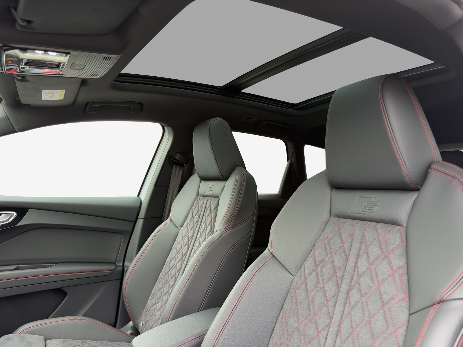 AUDI Q4 e-tron 45 Edition Swiss Ski quattro-image-13