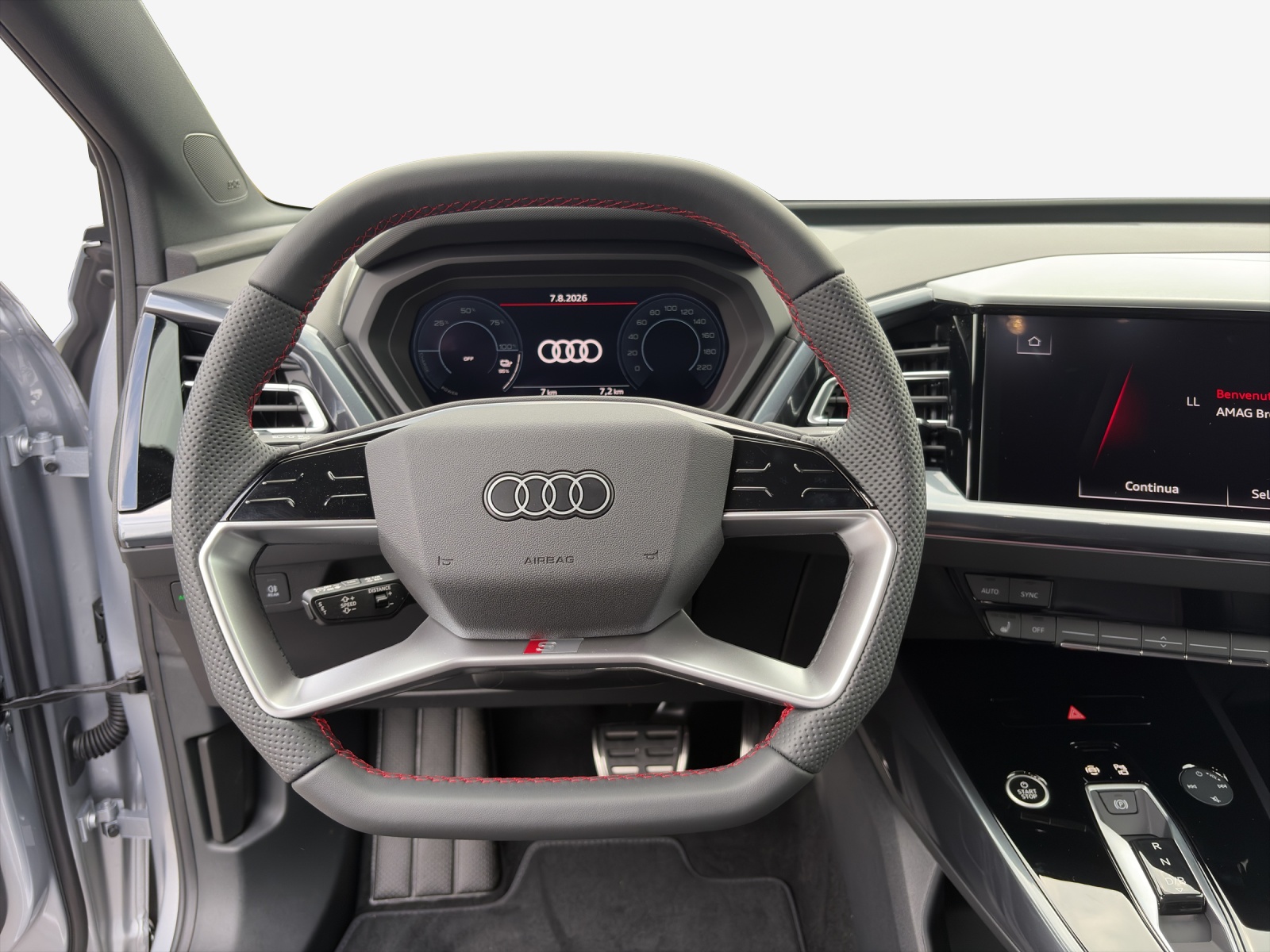 AUDI Q4 e-tron 45 Edition Swiss Ski quattro-image-9