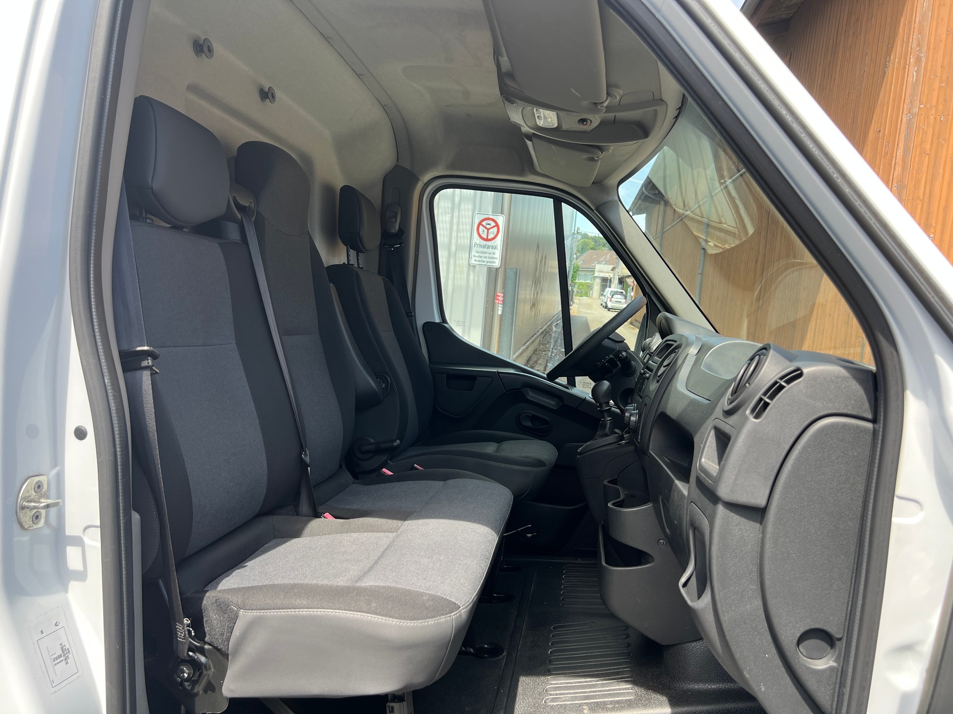 RENAULT Master T35 2.3dCi 130 L3H2-image-8