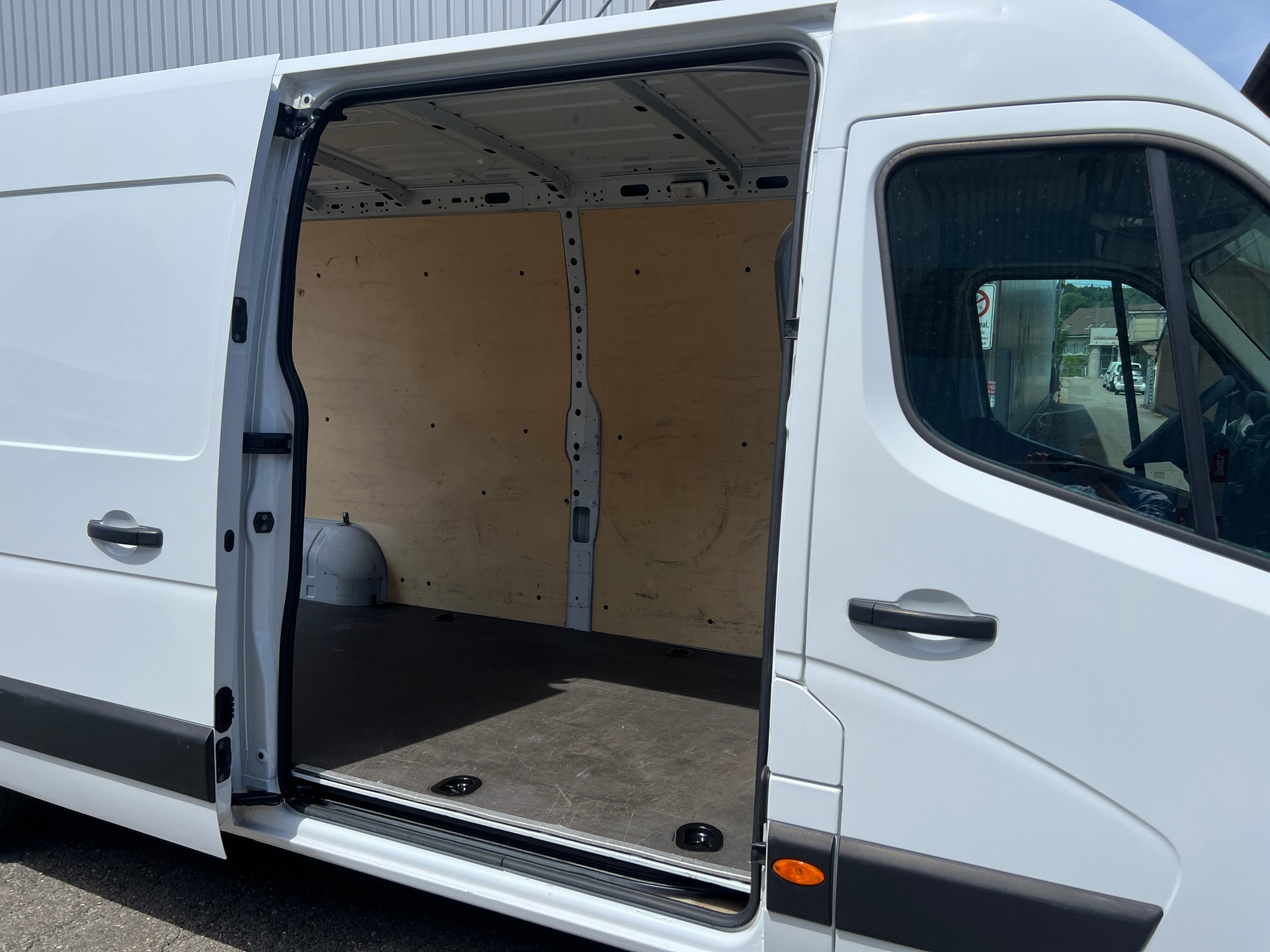 RENAULT Master T35 2.3dCi 130 L3H2-image-5