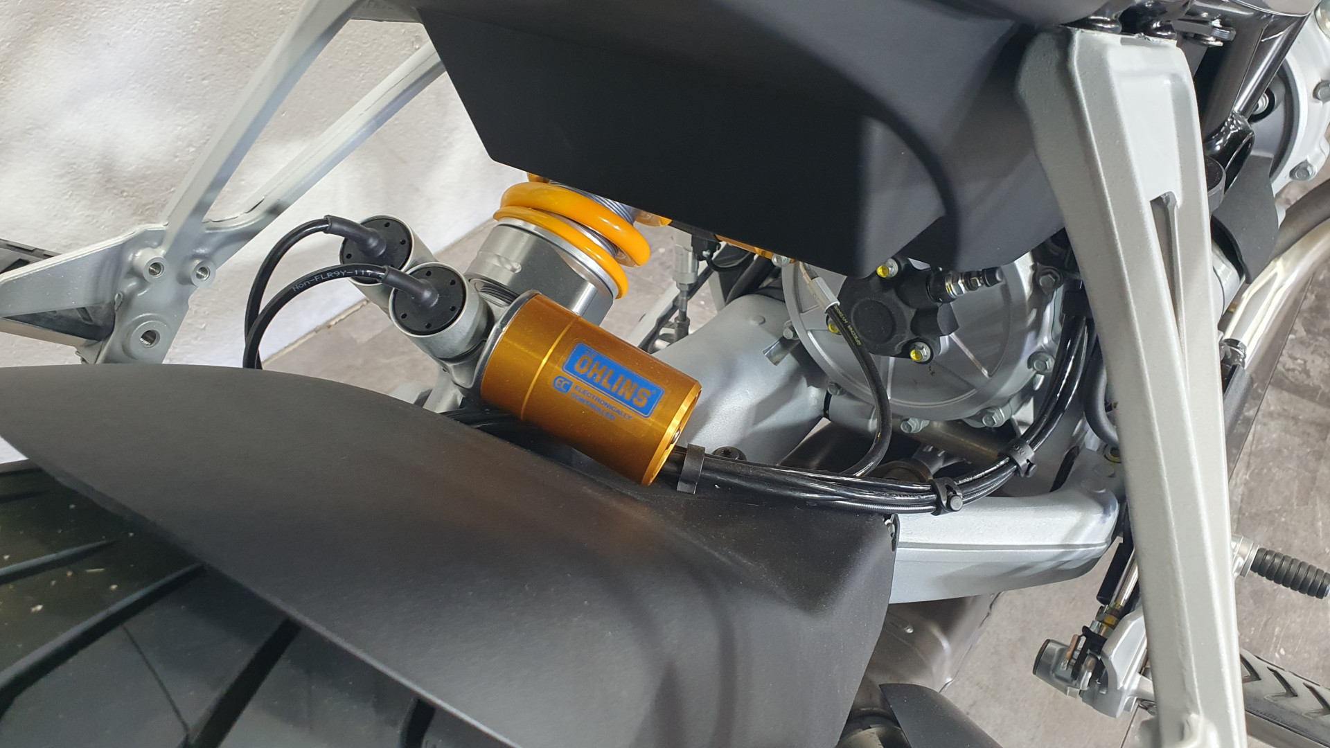 MOTO GUZZI V100 Mandello S-image-6