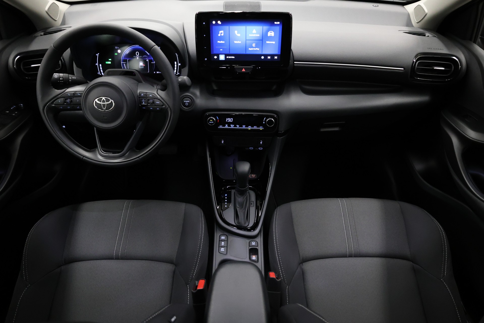 TOYOTA Yaris 1.5 VVT-i HSD Teamplayer-image-15