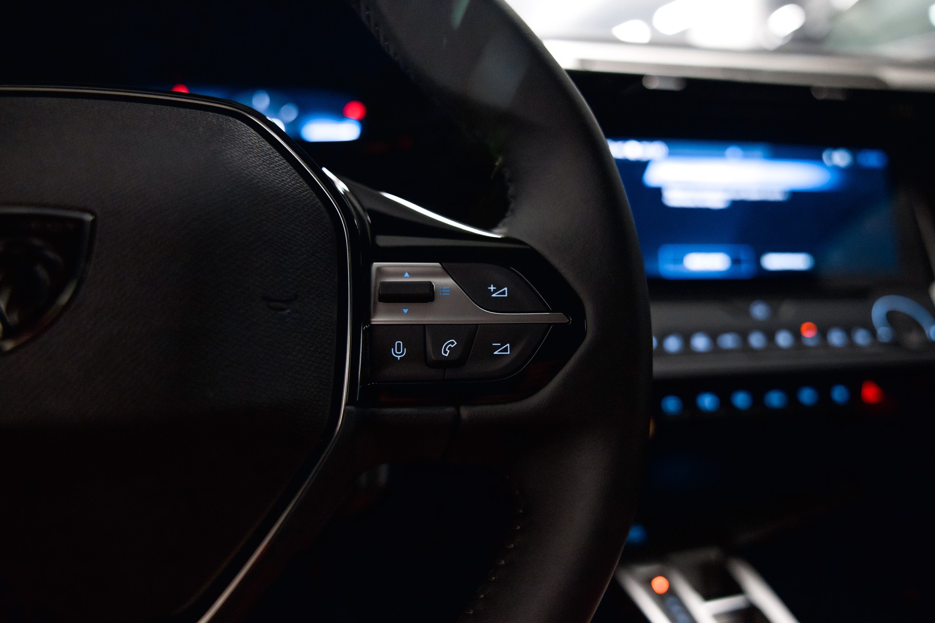 PEUGEOT 308 SW 1.5 BlueHDI Allure EAT8-image-26